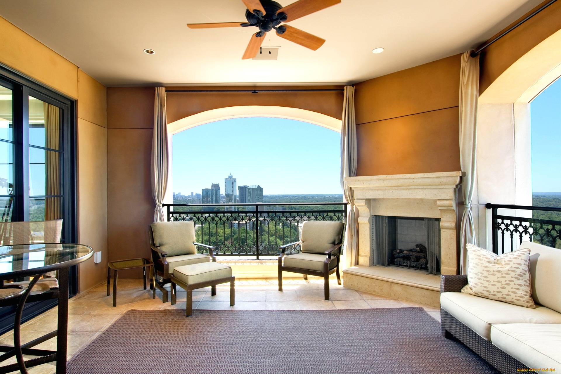 интерьер, гостиная, окна, камин, кресла