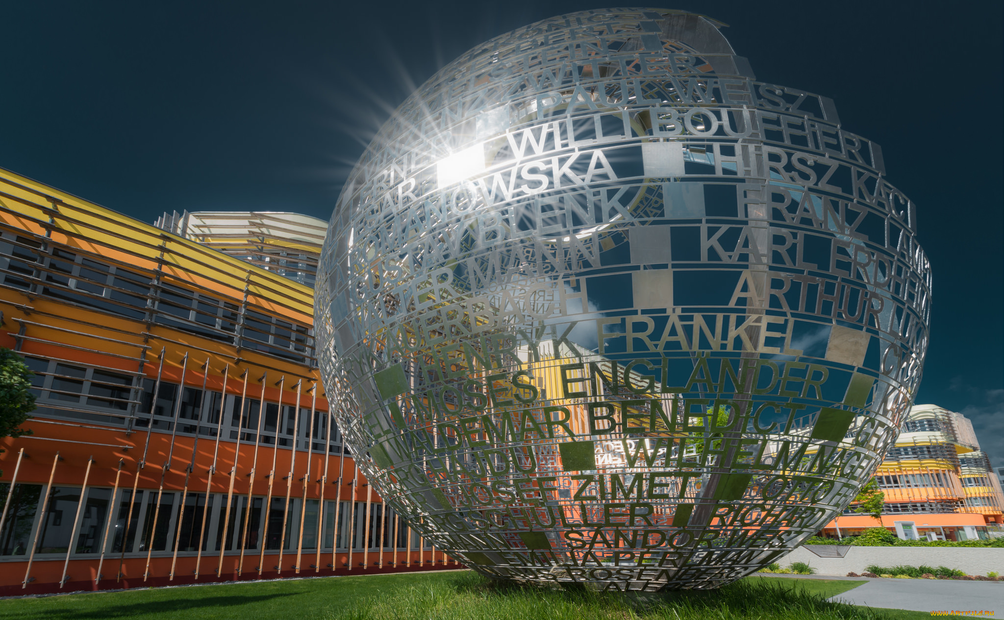 города, -, памятники, , скульптуры, , арт-объекты, отражение, сияние, город, сооружение, шар, блик