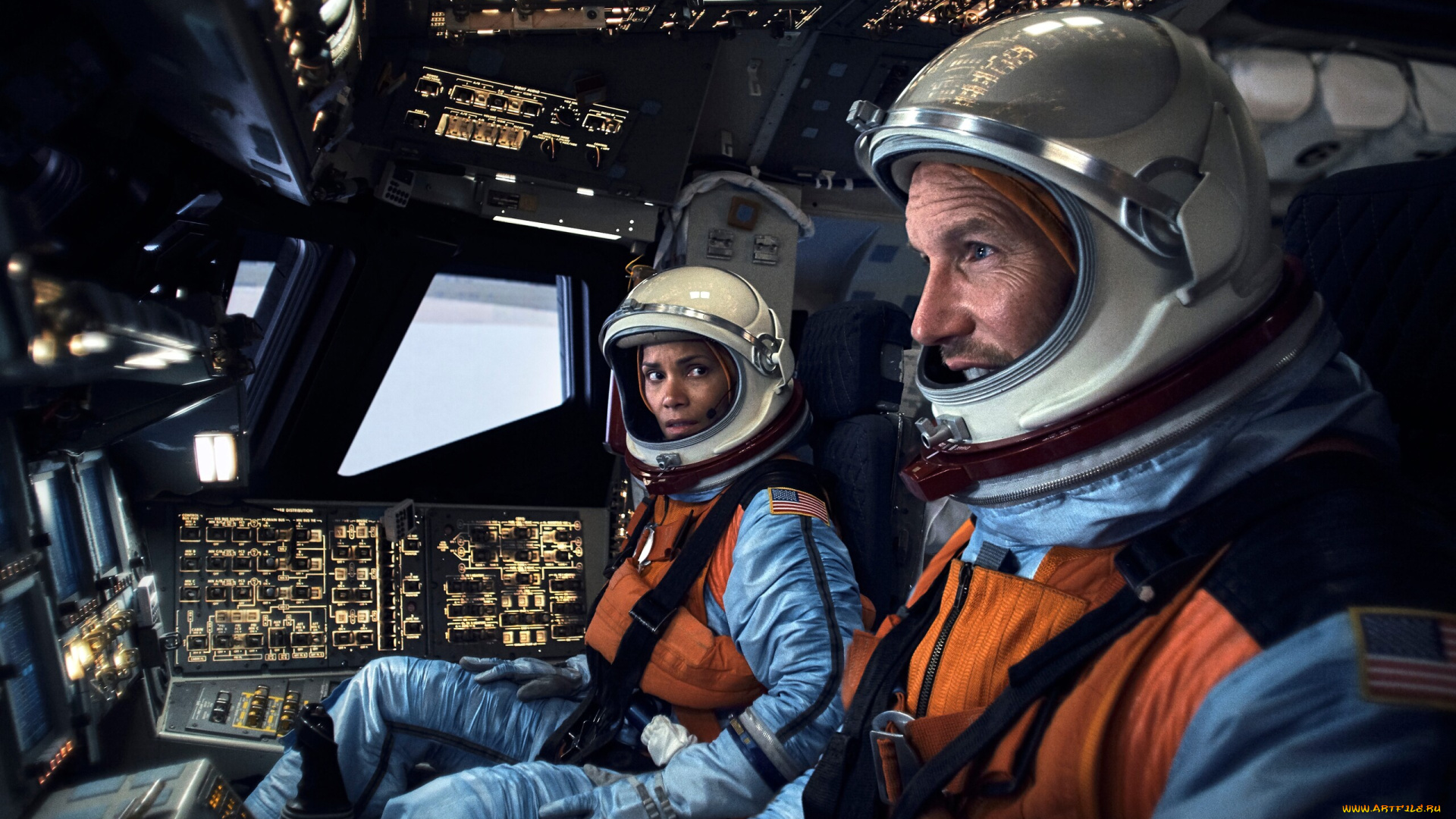 moonfall, ||, 2022, кино, фильмы, moonfall, падение, луны, фантастика, боевик, патрик, уилсон, холли, берри, patrick, wilson, halle, berry