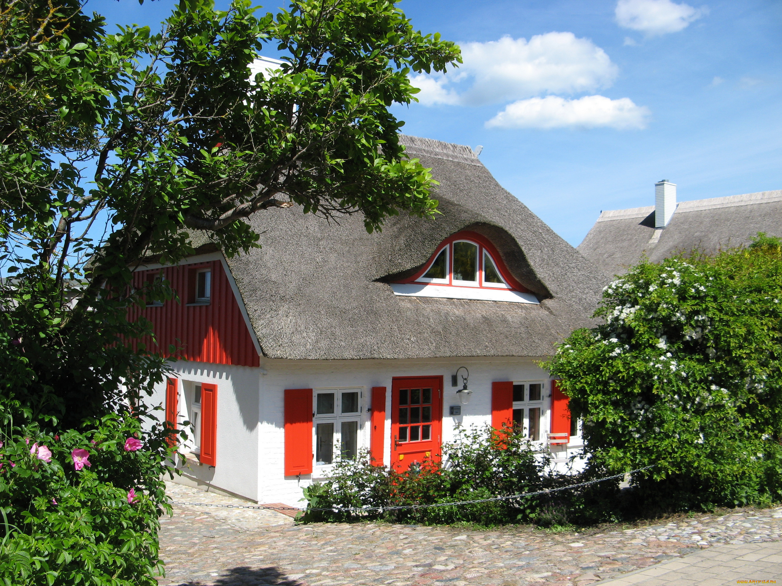 wustrow, германия, города, здания, дома, дом, ландшафт, деревья