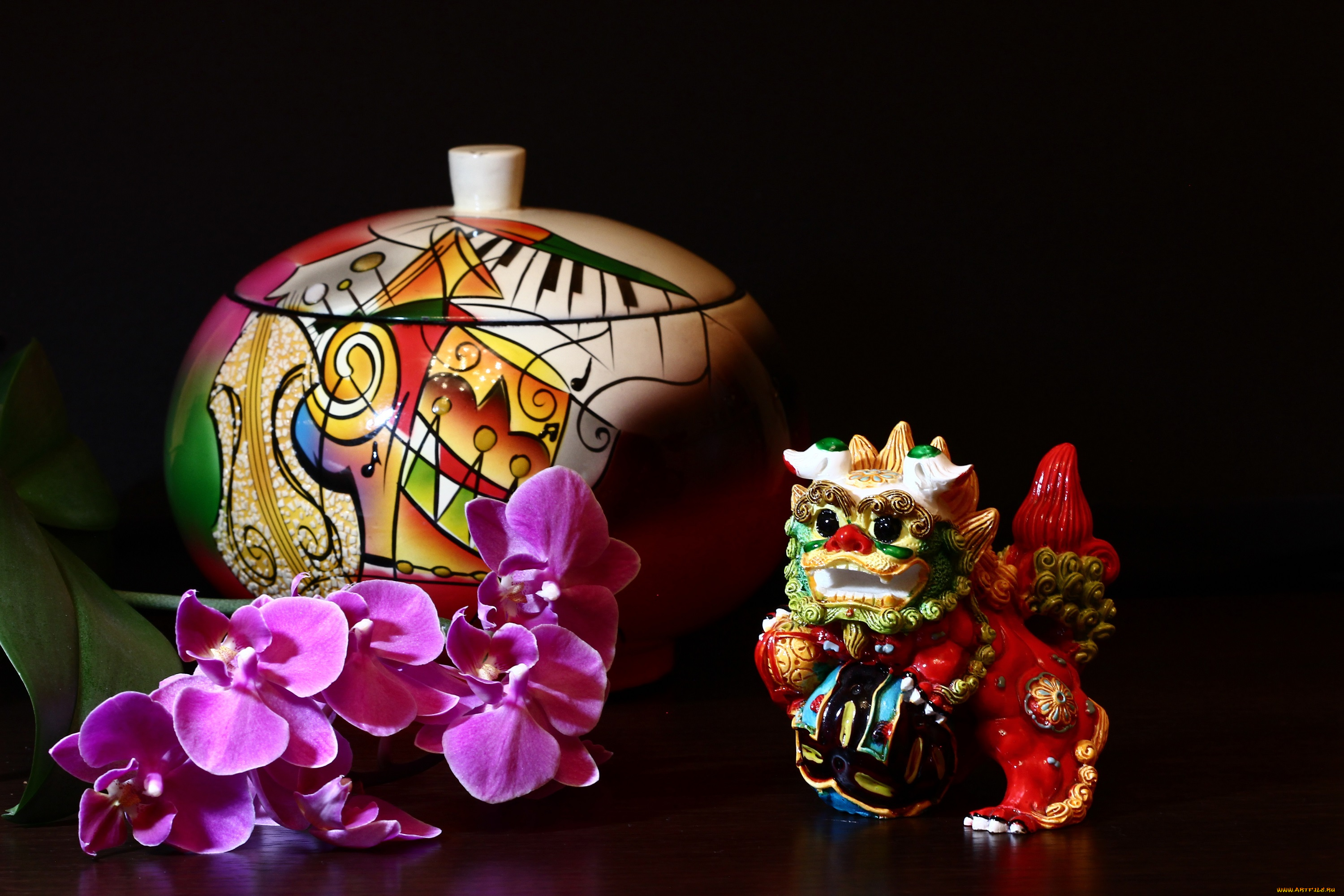разное, ретро, , винтаж, орхидеи, нфд, натюрморт, композиция, жвн, дракон, вьетнамский, вьетнам, ваза, безделушки, фаленопсис, сувениры, статуэтка, путешествие, шкатулка, цветы, хн