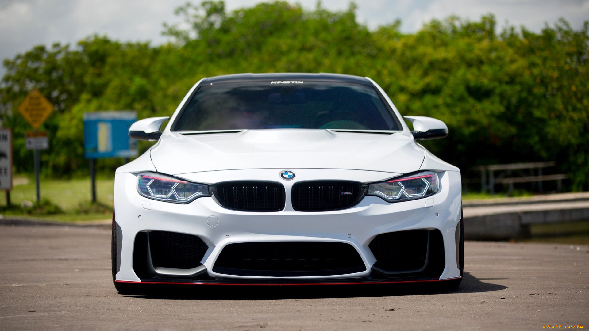bmw, m4, автомобили, bmw, белый, площадка, деревья
