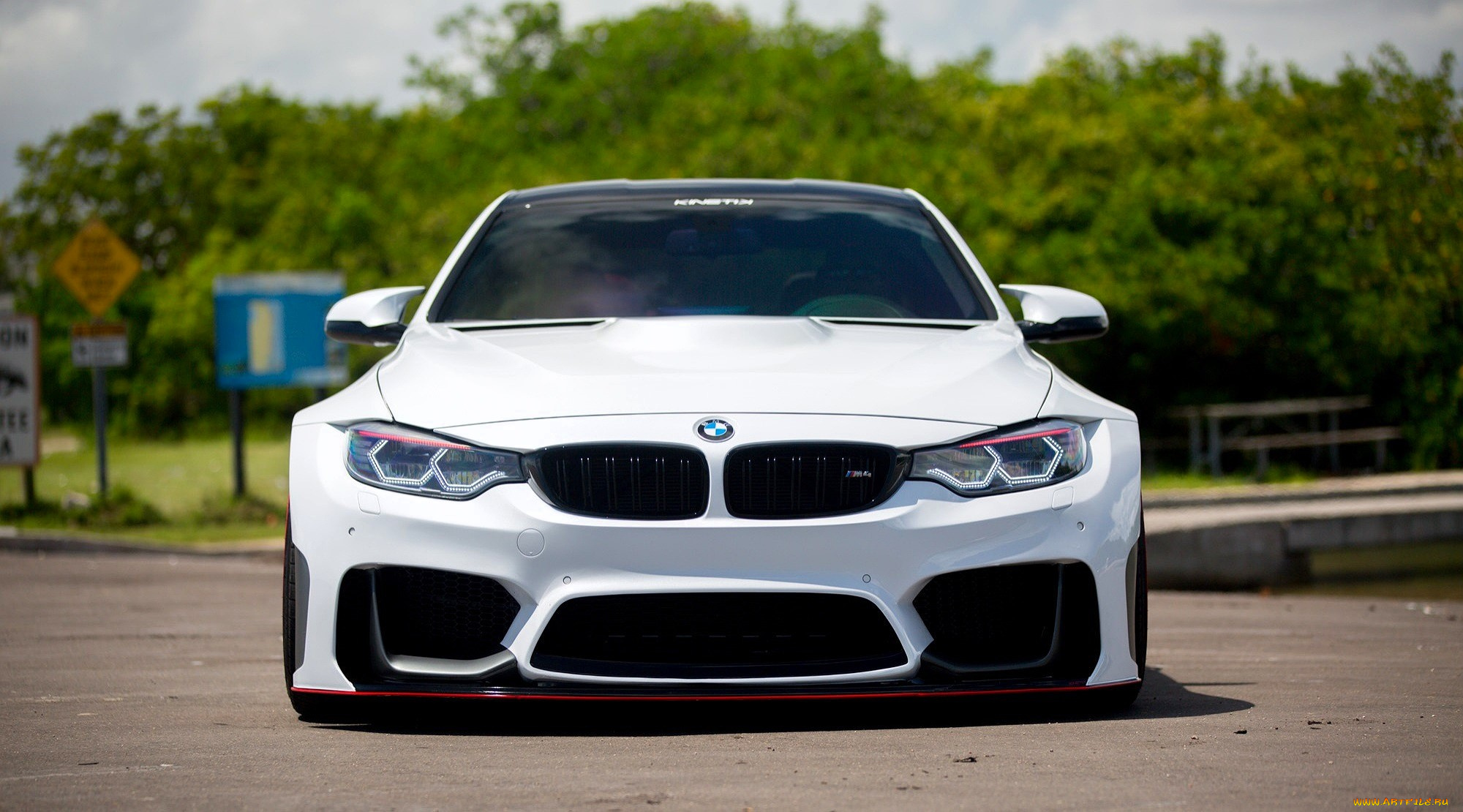 bmw, m4, автомобили, bmw, белый, площадка, деревья