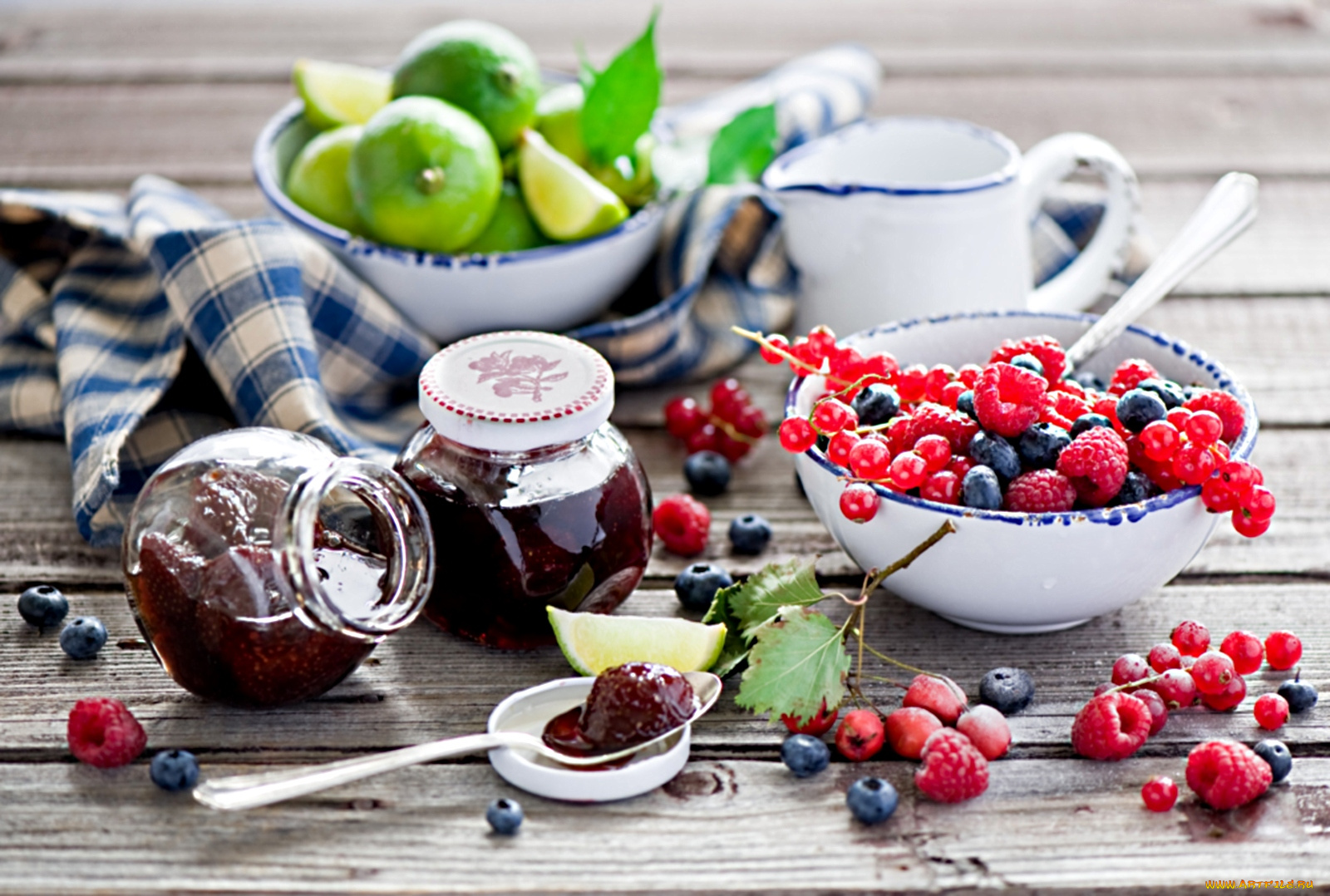 еда, натюрморт, смородина, лайм, черника, малина, варенье, ягоды