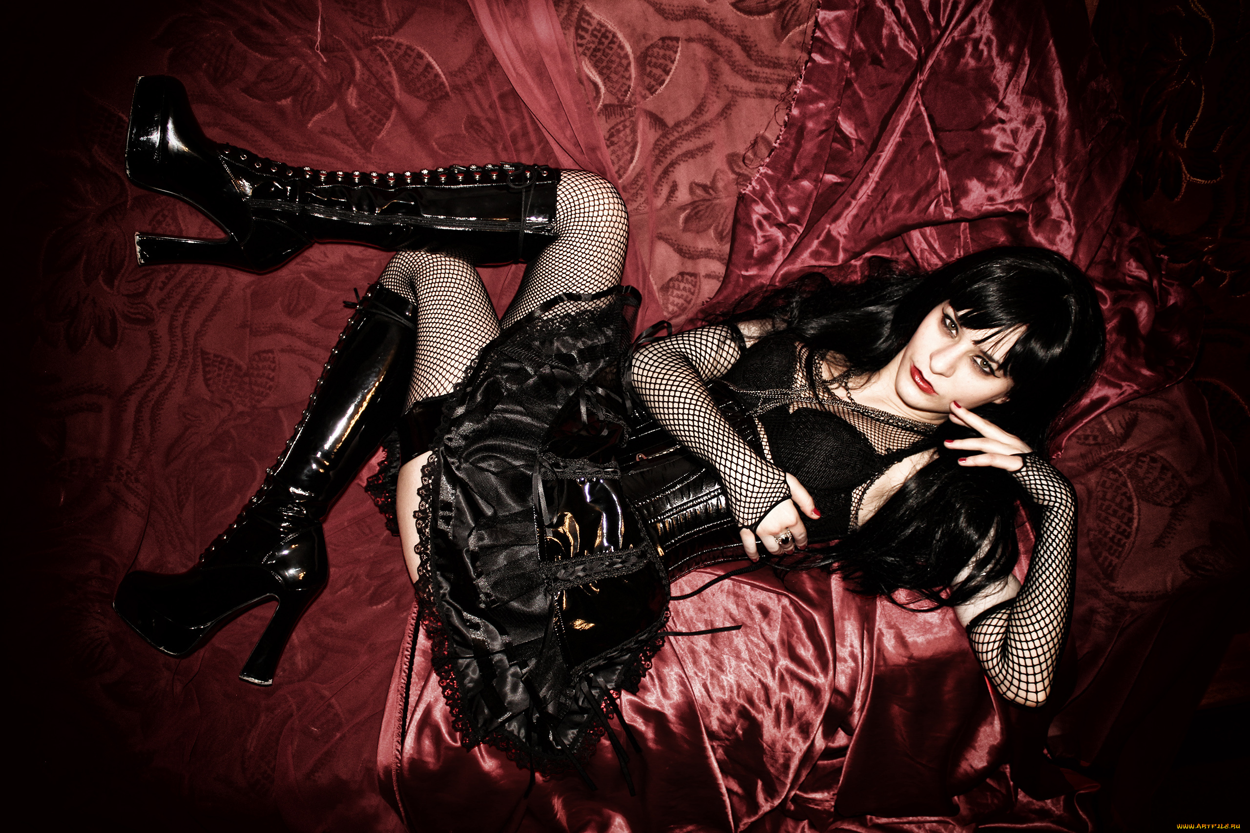 Irmina, Bathory, девушки