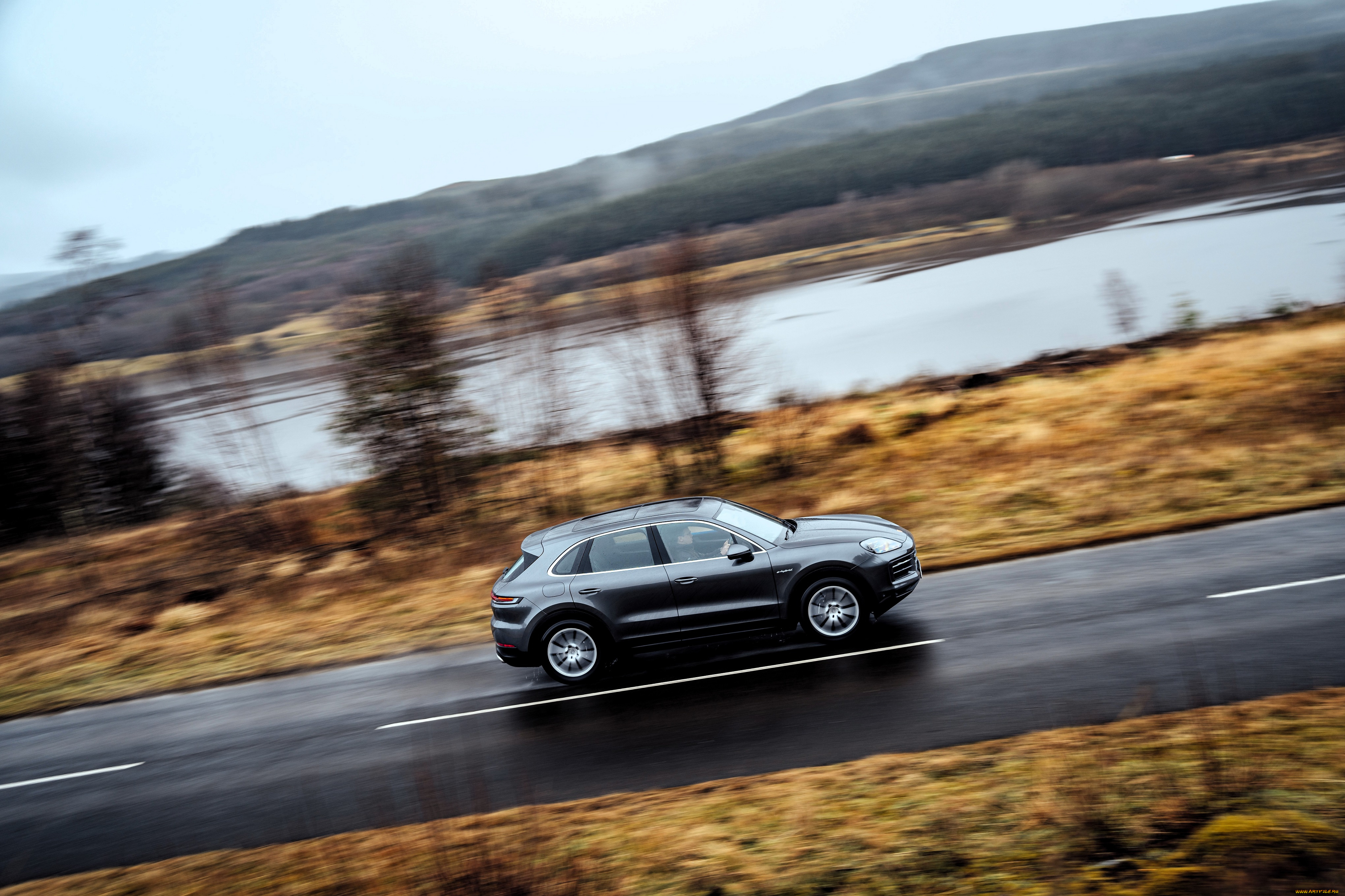 porsche, cayenne, автомобили, porsche, черный, скорость, дорога, река, природа