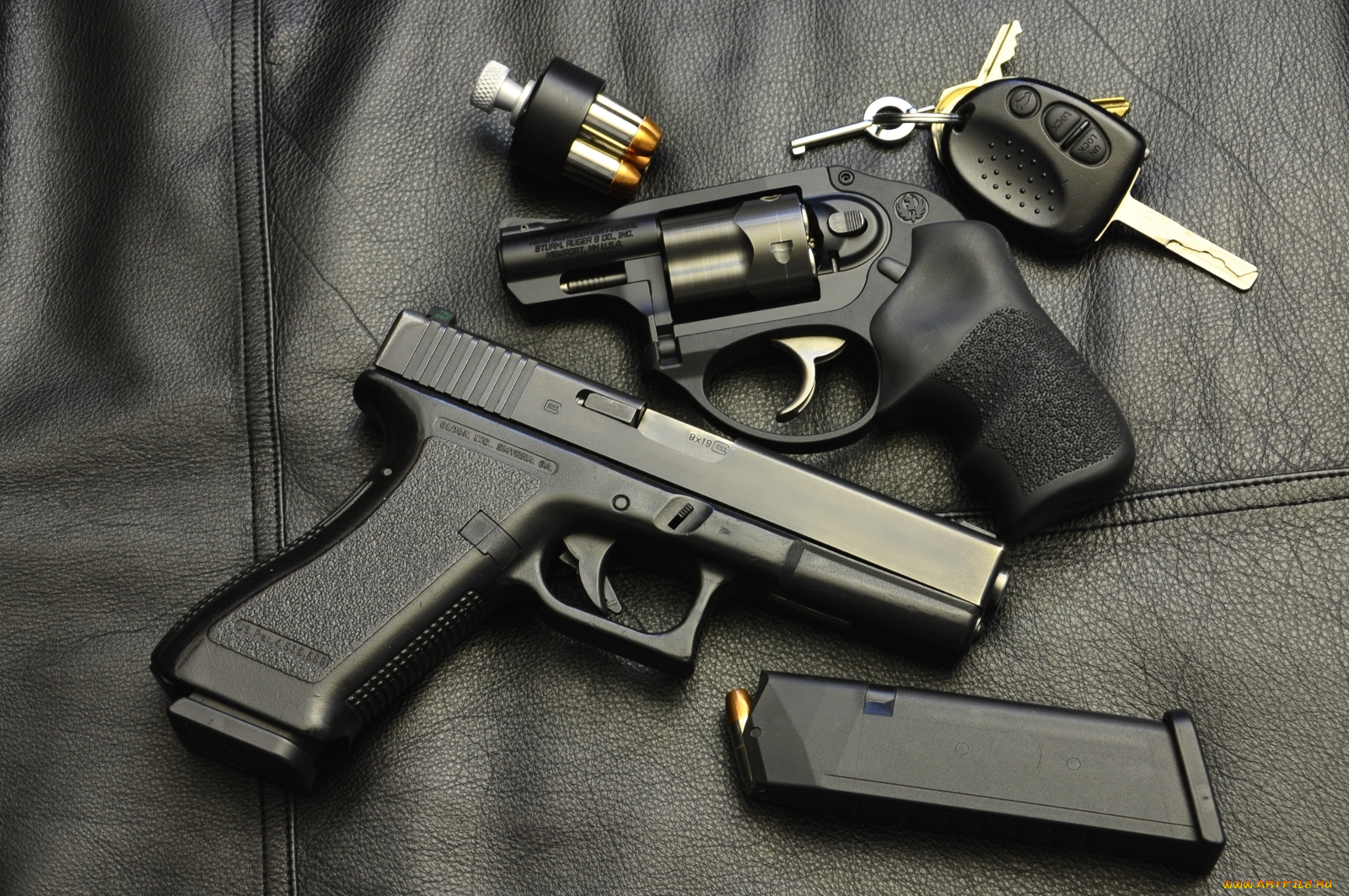 оружие, револьвер, пистолет, магазин, ключи