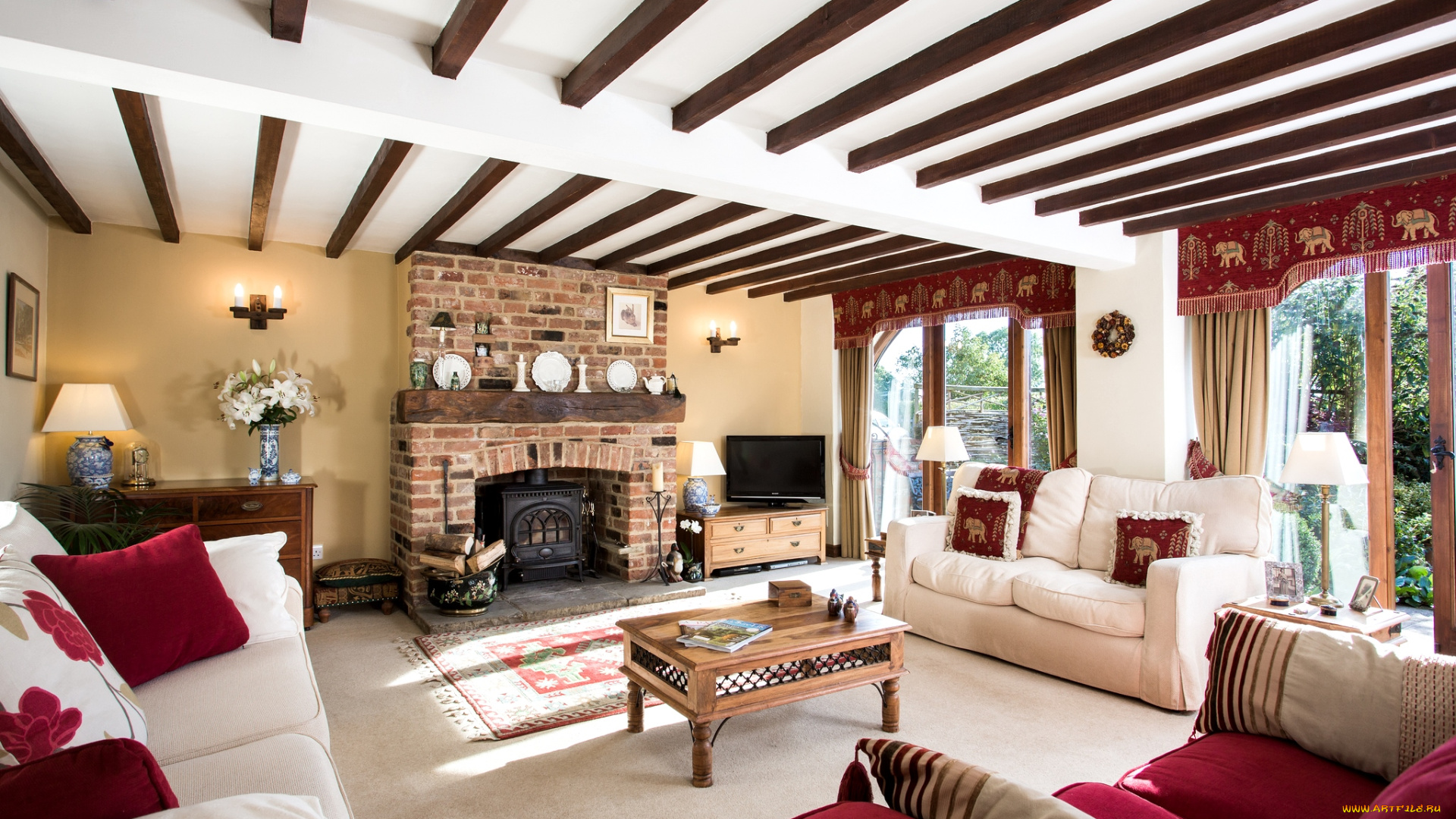 интерьер, гостиная, камин, диван