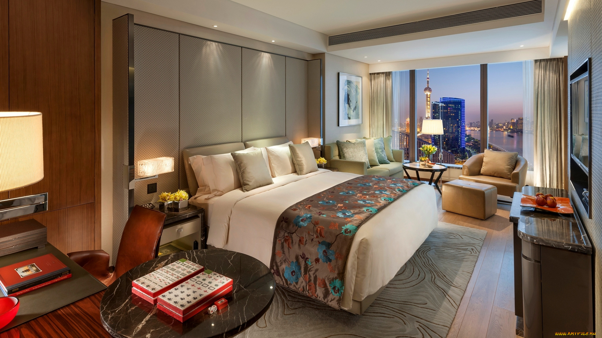 интерьер, спальня, pudong, подушки, shanghai, окно, диван, цветы, дизайн, стиль, город, кресло, кровать, вид, стол, столики