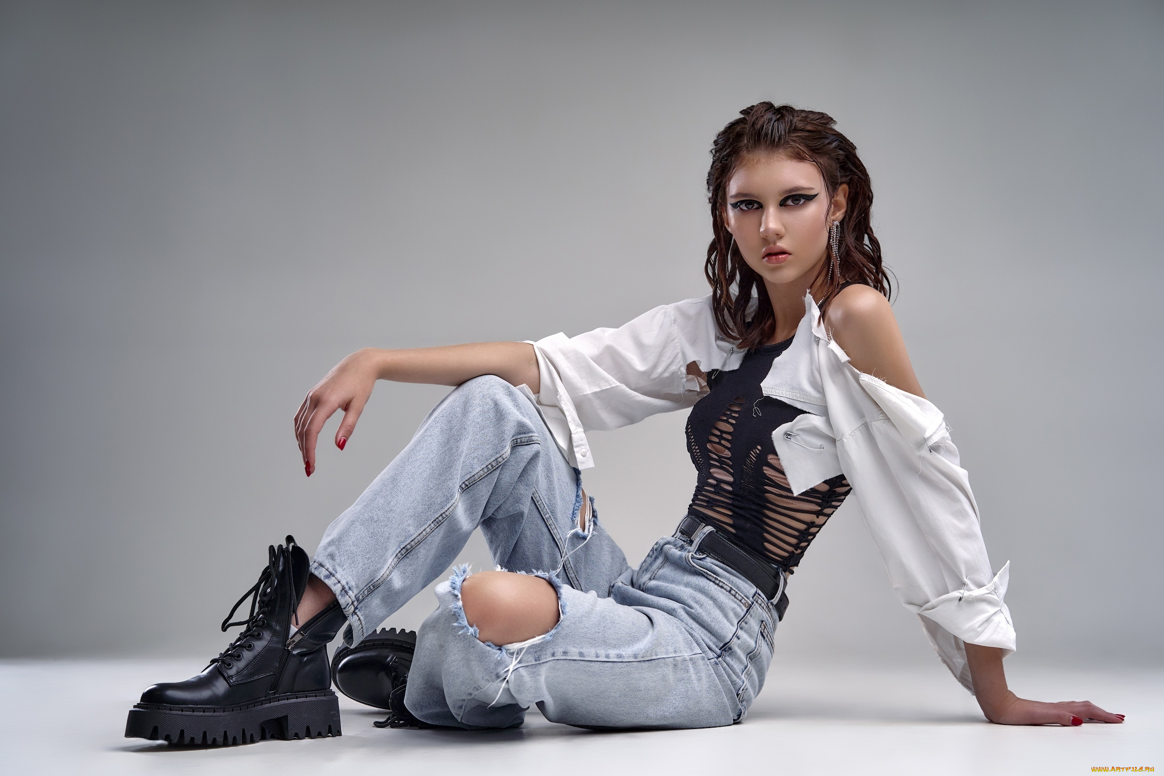 девушки, -, брюнетки, , шатенки, брюнетка, поза, серьги, рваные, джинсы