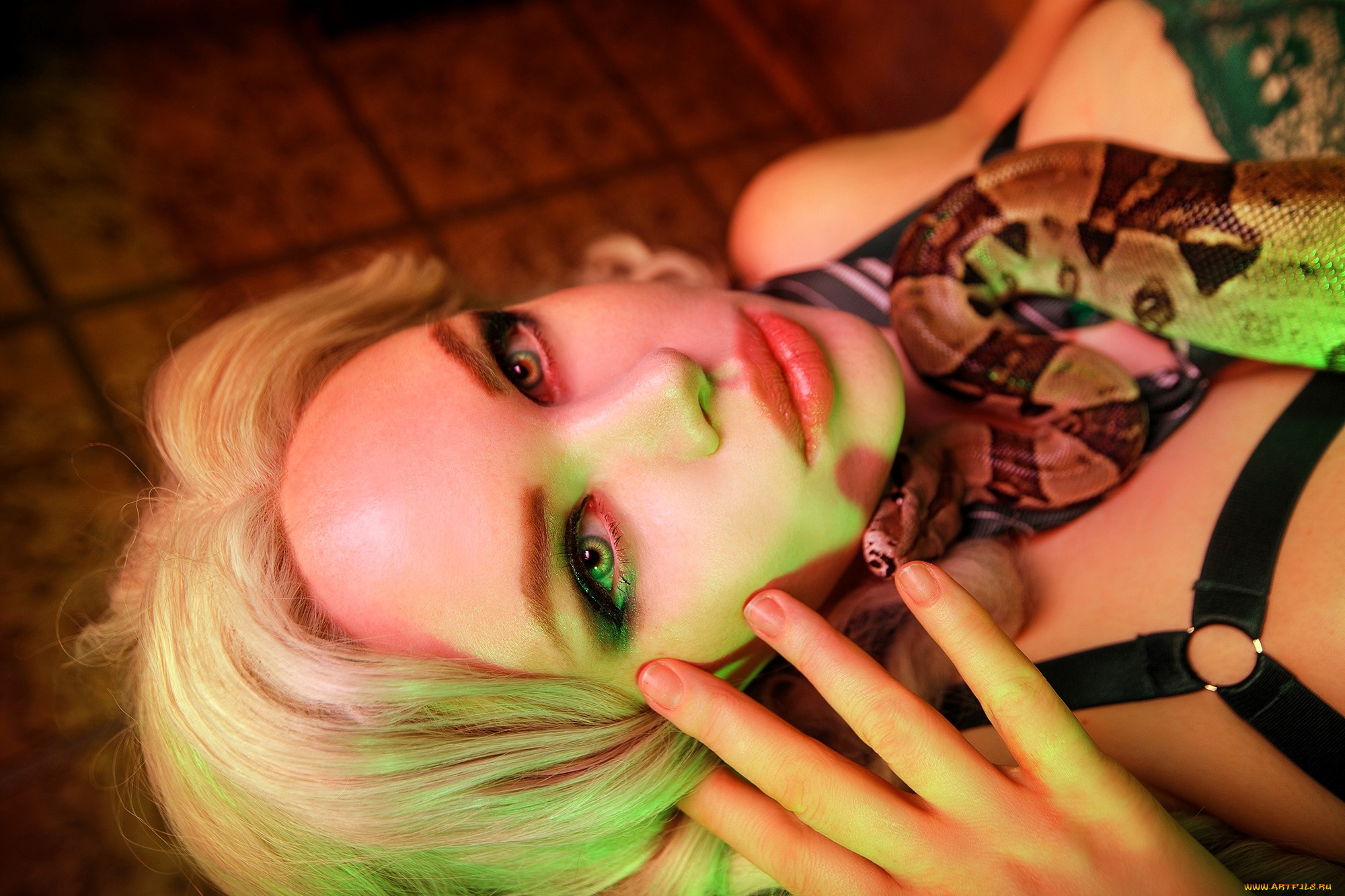 девушки, алиса, арефьева, образ, косплей, наряд, блондинка, белье, змея