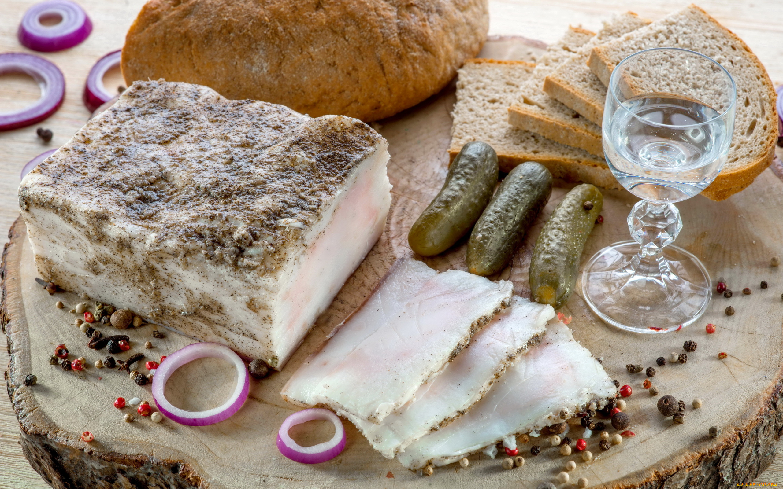 еда, мясные, блюда, водка, хлеб, сало, огурцы