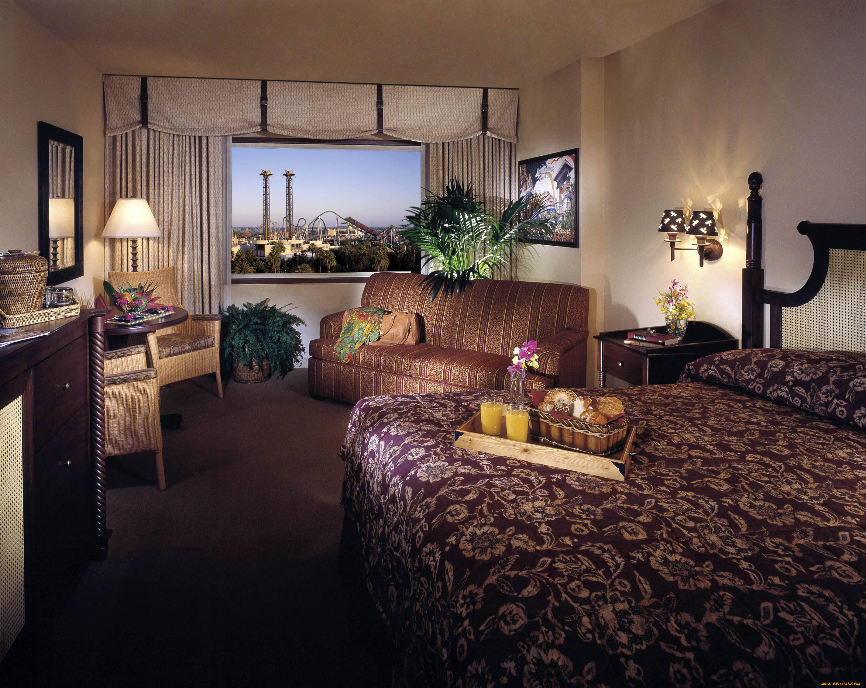 интерьер, спальня, диван, кровать, светильники