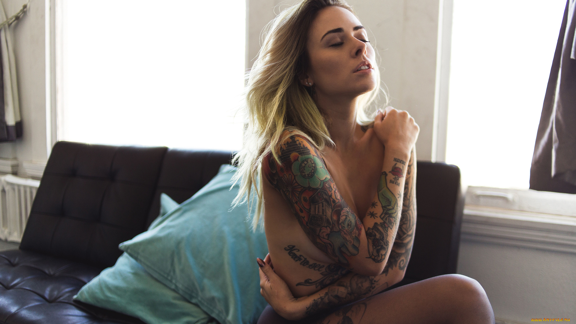 alysha, nett, девушки, татуировка, поза, модель, блондинка, девушка, alysha, nett, тату, сидит, стройная