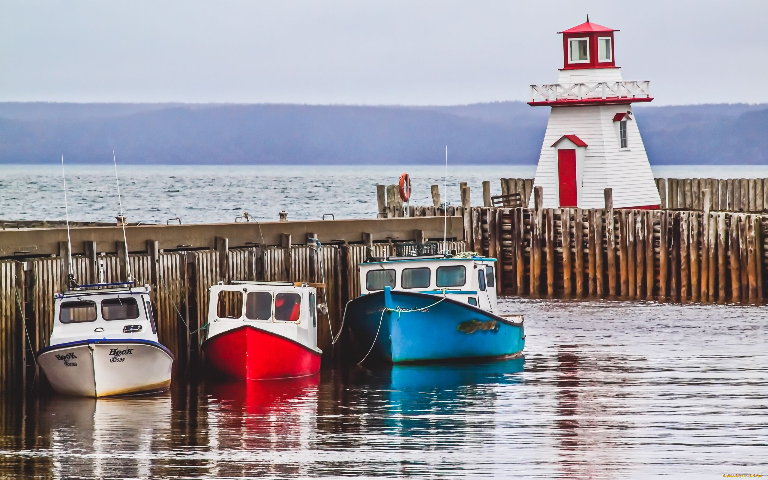 корабли, катера, маяк