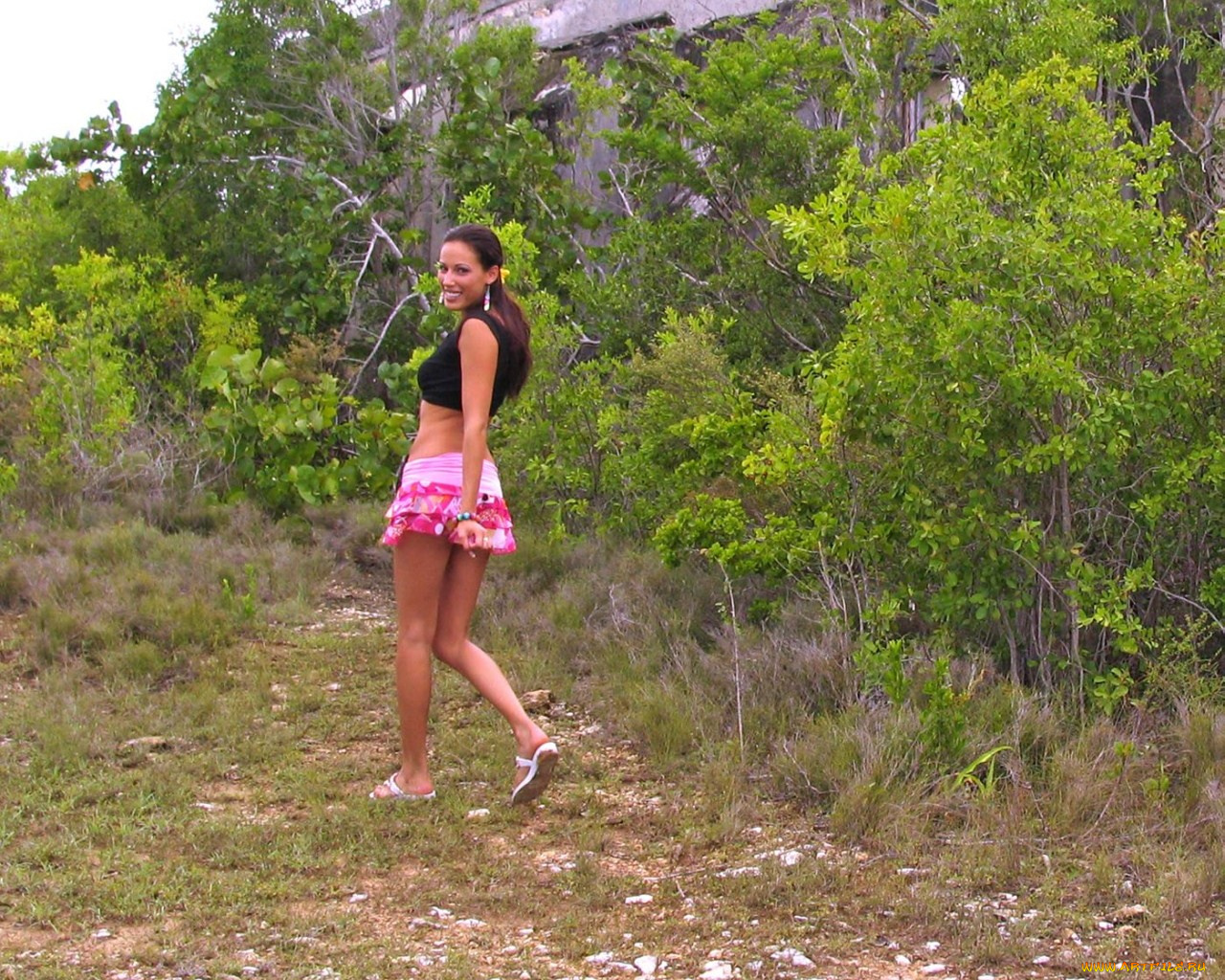 Layla, Rivera, девушки