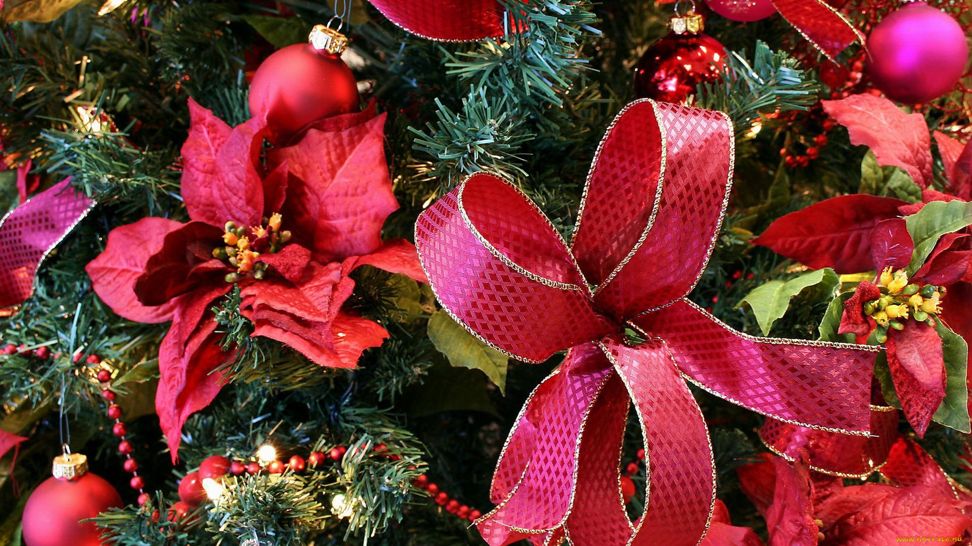 праздничные, украшения, пуансеттия, шарики, ёлка, гирлянды, бантик