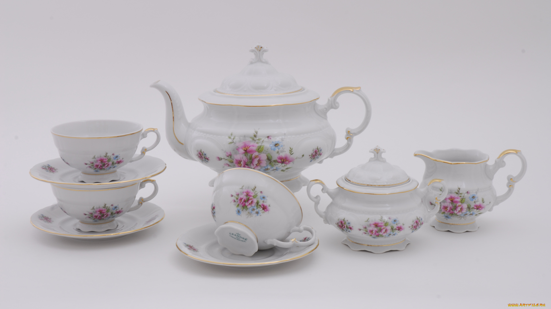 разное, посуда, столовые, приборы, кухонная, утварь, тарелочки, сервиз, чайник, чашки, фарфор