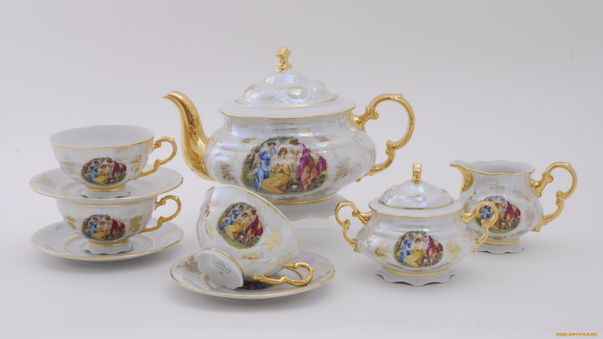 разное, посуда, столовые, приборы, кухонная, утварь, тарелочки, чашки, фарфор, сервиз, чайник