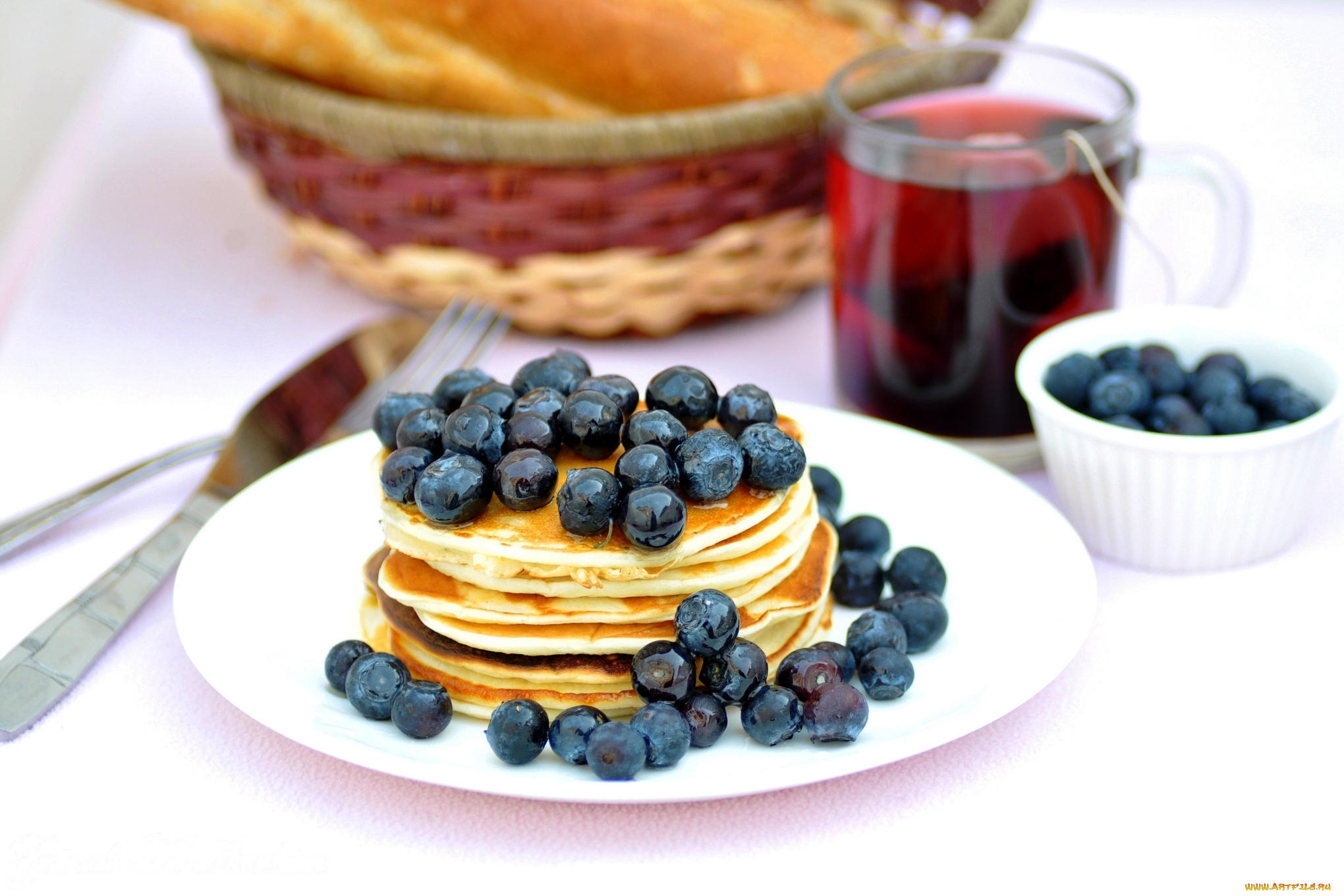 еда, блины, , оладьи, чай, оладьи, черника