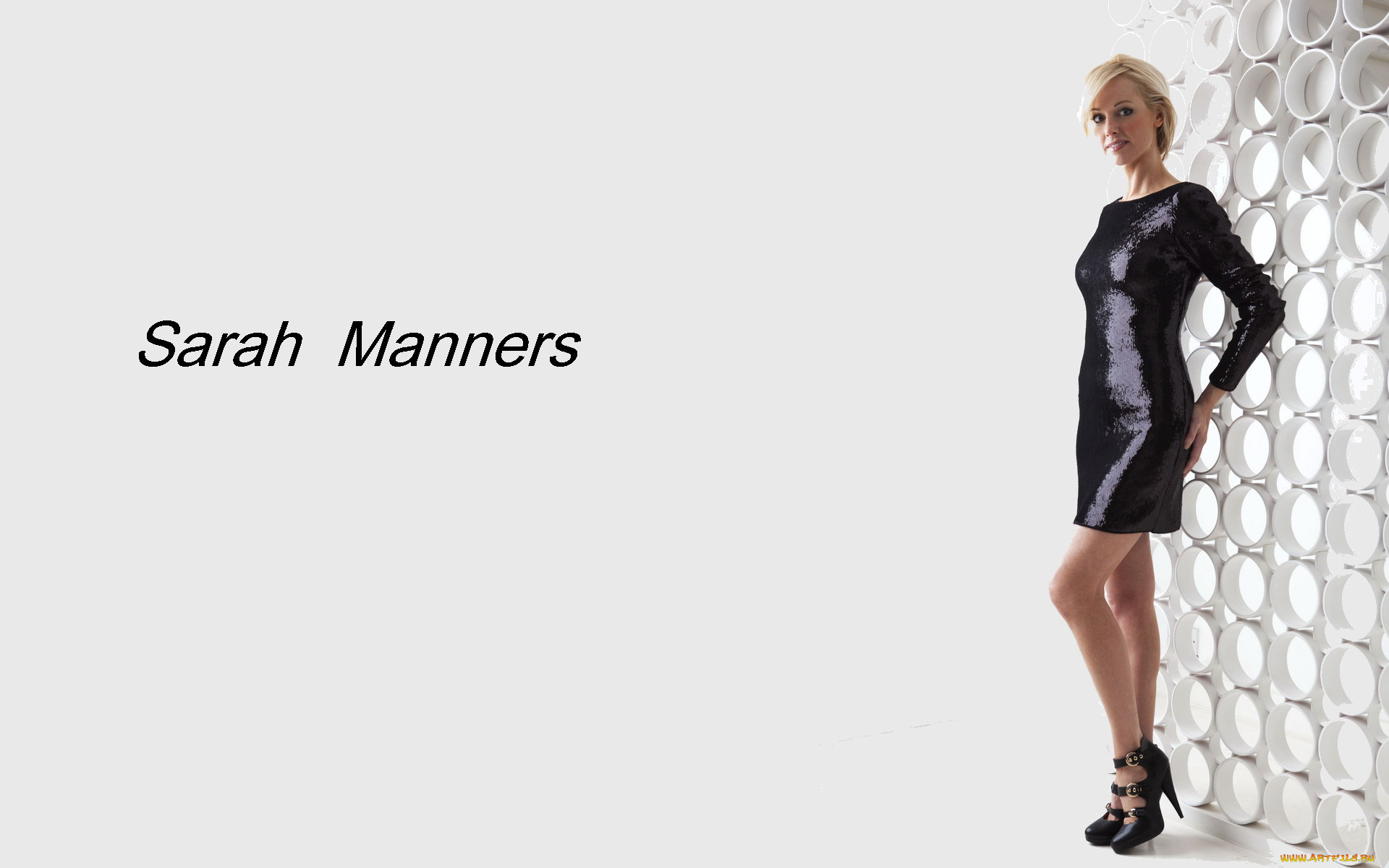 девушки, sarah, manners, платье, улыбка, актриса, блондинка, круги, стена, сара, мэннерс, блестки