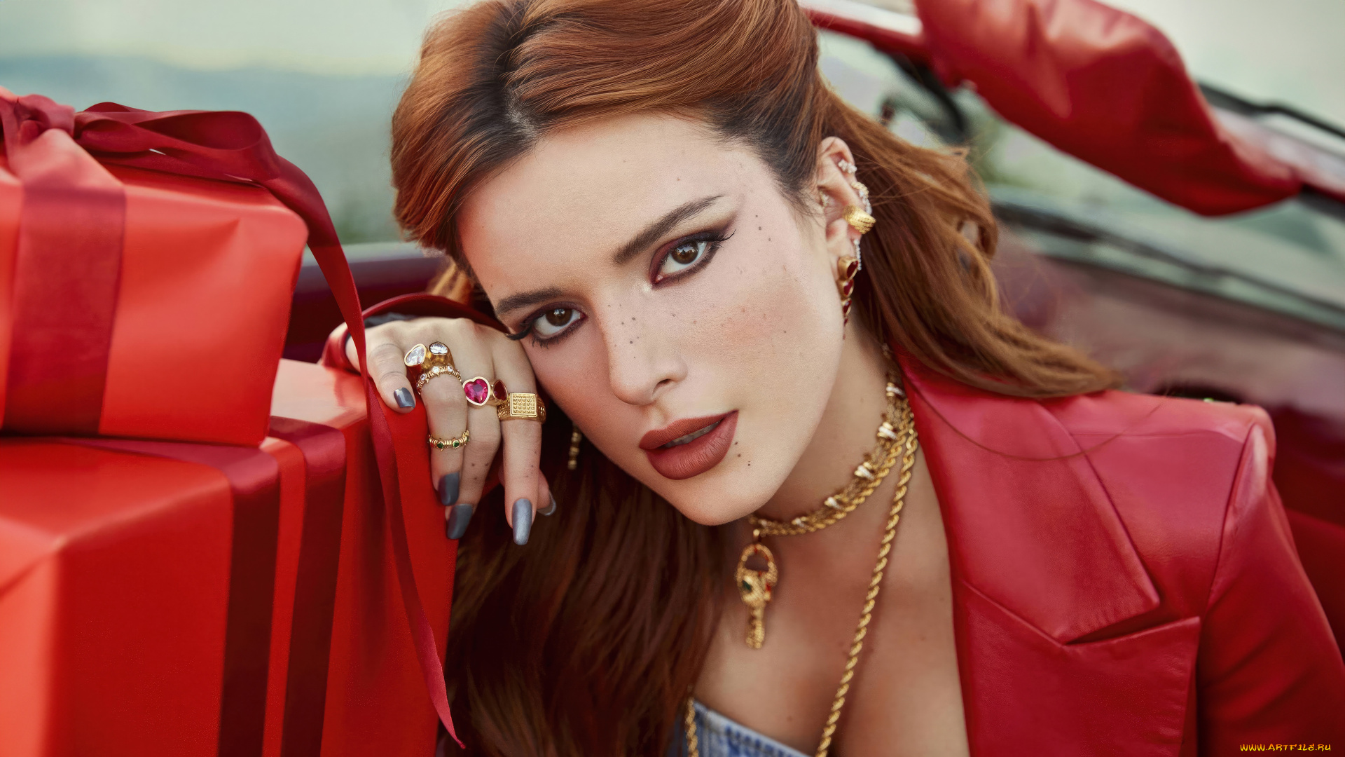 bella, thorne, modern, luxury, angeleno, magazine, 2023, девушки, bella, thorne, bella, thorne, modern, luxury, angeleno, magazine, актриса, белла, торн, девушка, украшения, красный, кожанная, куртка