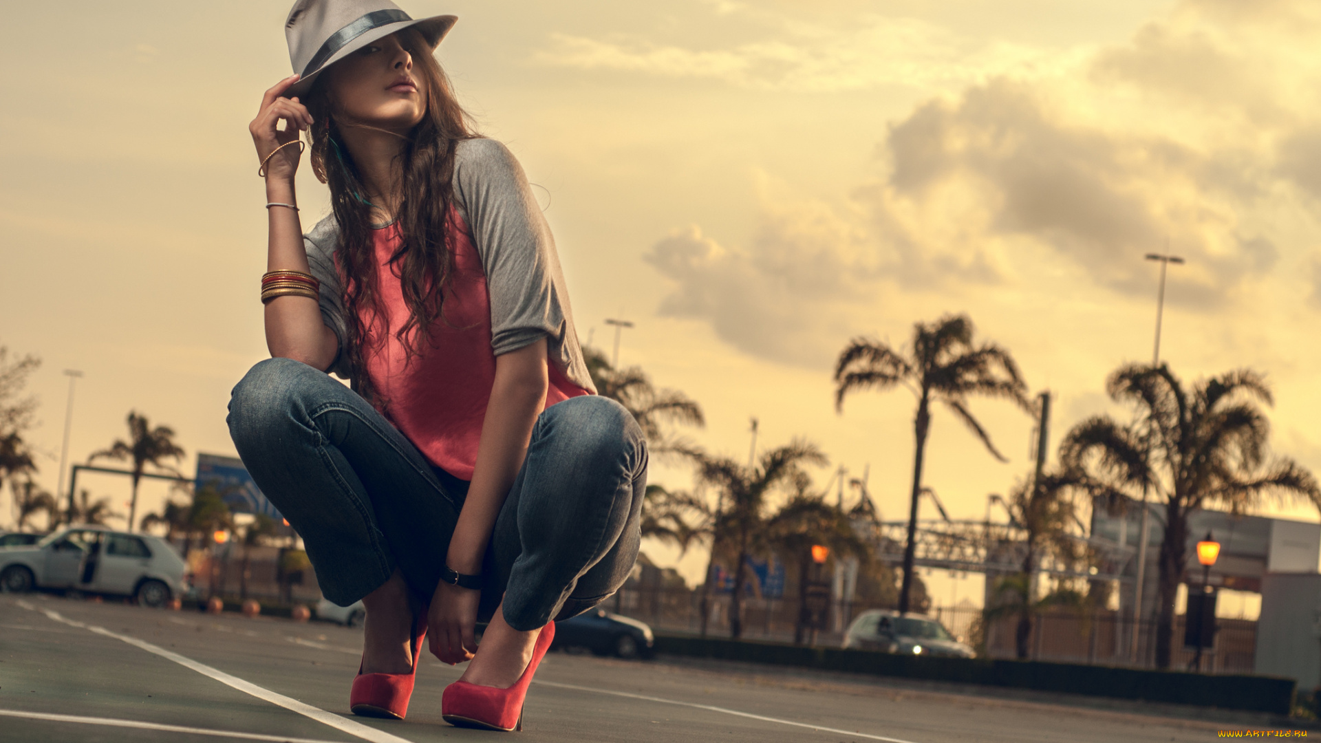 девушки, -unsort, , брюнетки, , шатенки, площадь, девица, поза, шляпа