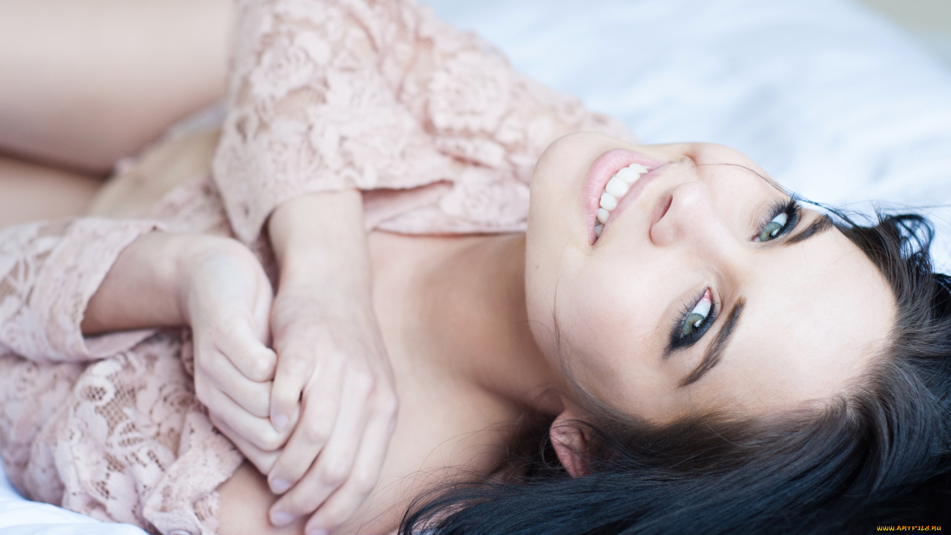 девушки, rachel, dashae, девушка, кровать, поза