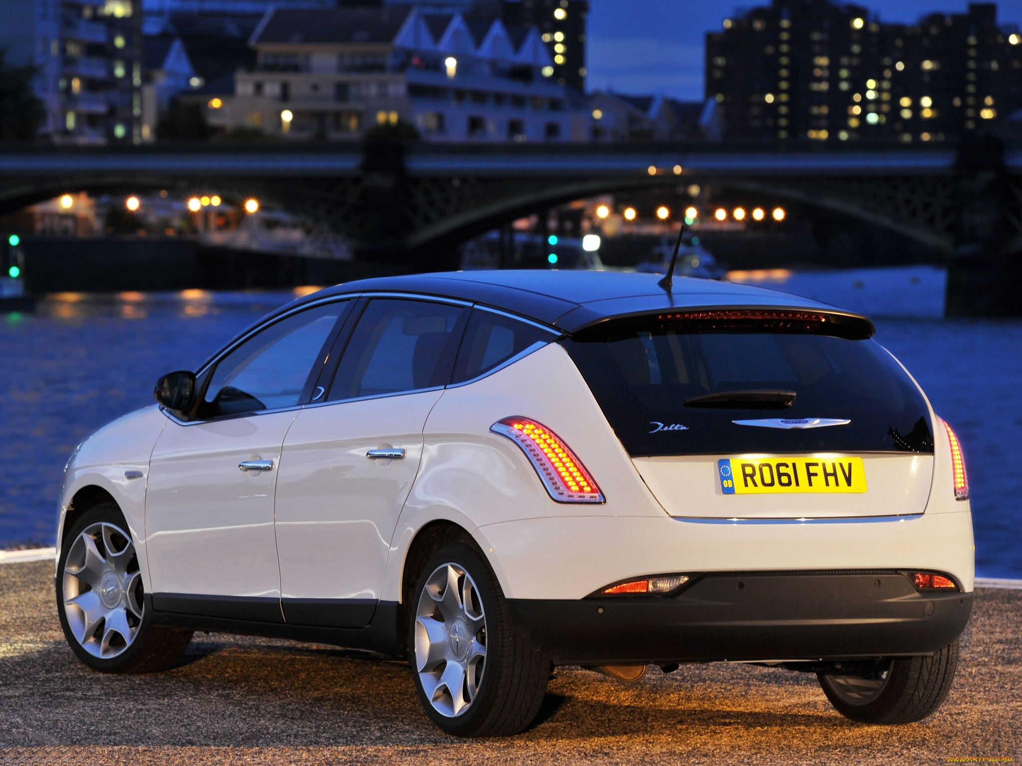 chrysler, delta, 2011, автомобили, chrysler, delta, 2011, белый