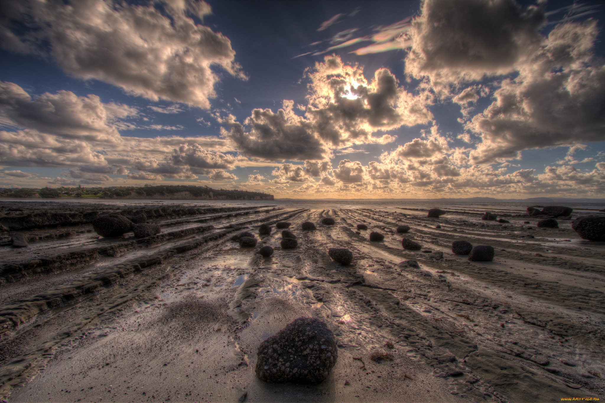 природа, побережье, река, поле, тучи, камни, борозды