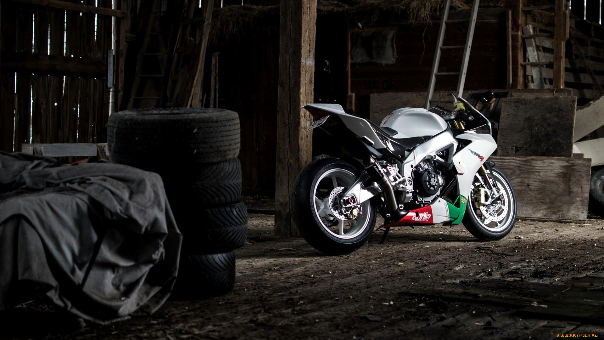 мотоциклы, aprilia, мотоцикл, сарай, грязь, брезент, шины