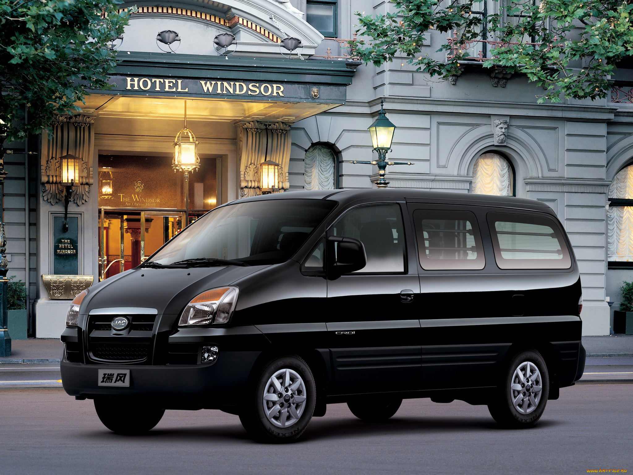 автомобили, jac, фонари, черный, микроавтобус, гостиница, здание, refine, ii