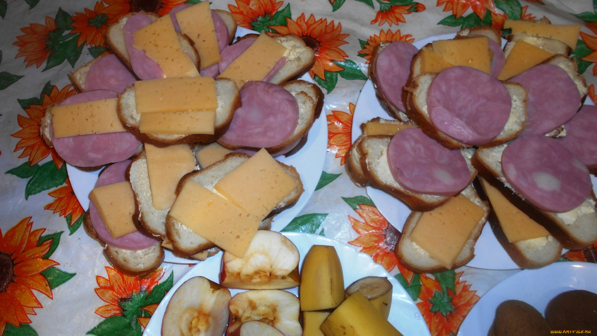 еда, бутерброды, , гамбургеры, , канапе, яблоки, бананы, печенье, вафли, хлеб, колбаса, сыр