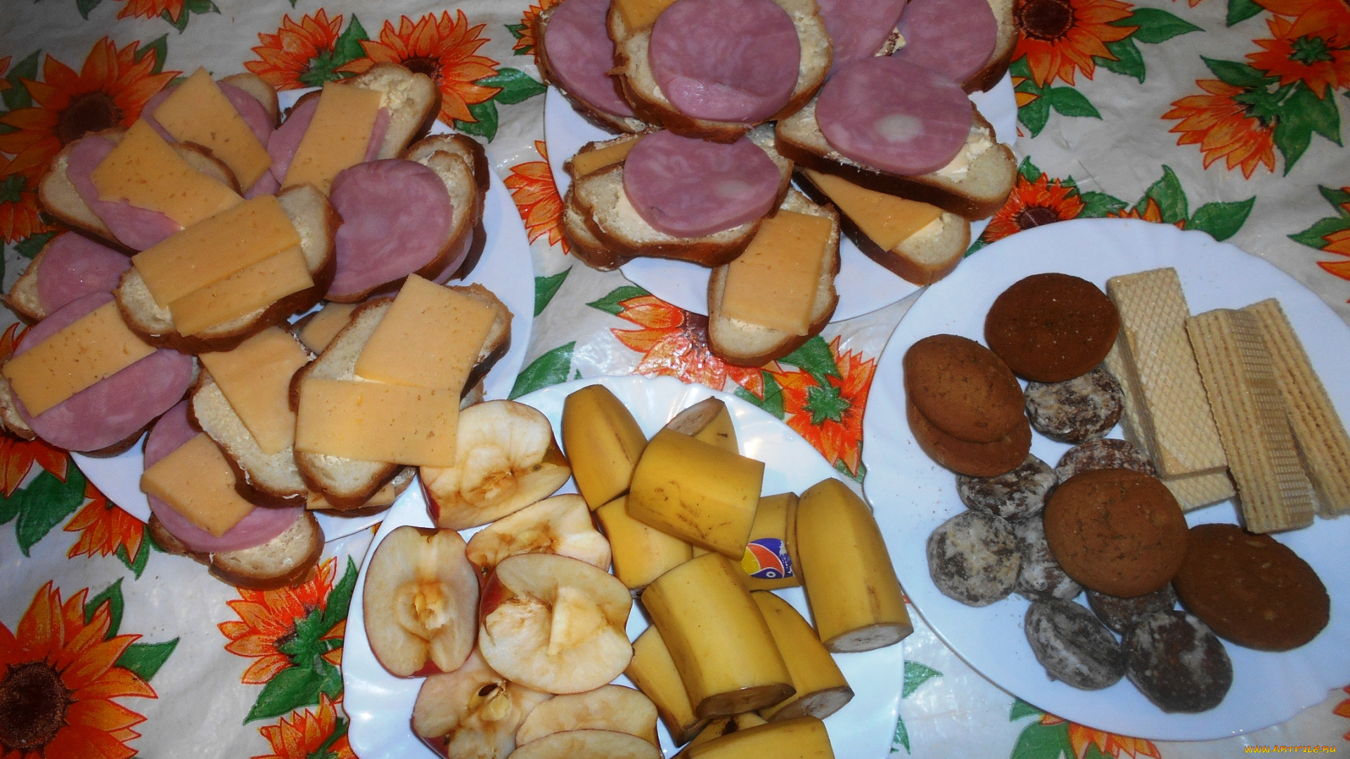 еда, бутерброды, , гамбургеры, , канапе, яблоки, бананы, печенье, вафли, хлеб, колбаса, сыр