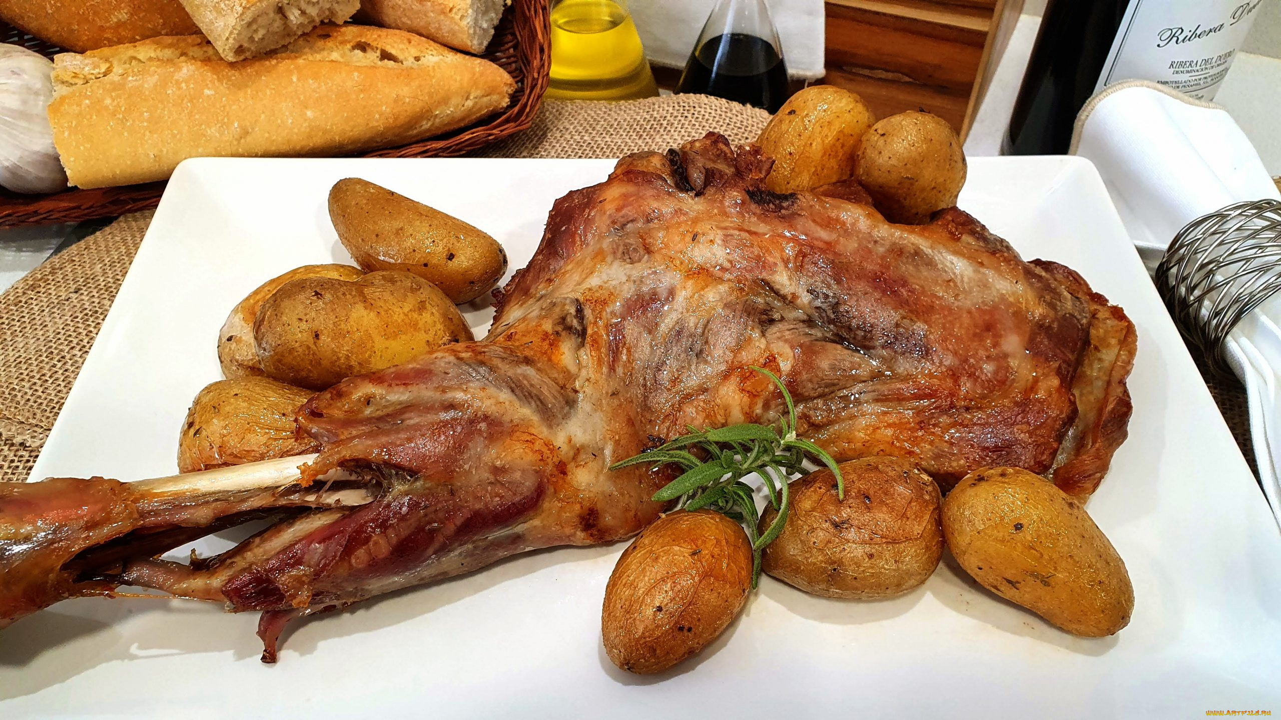 еда, мясные, блюда, запеченный, картофель, окорок, розмарин