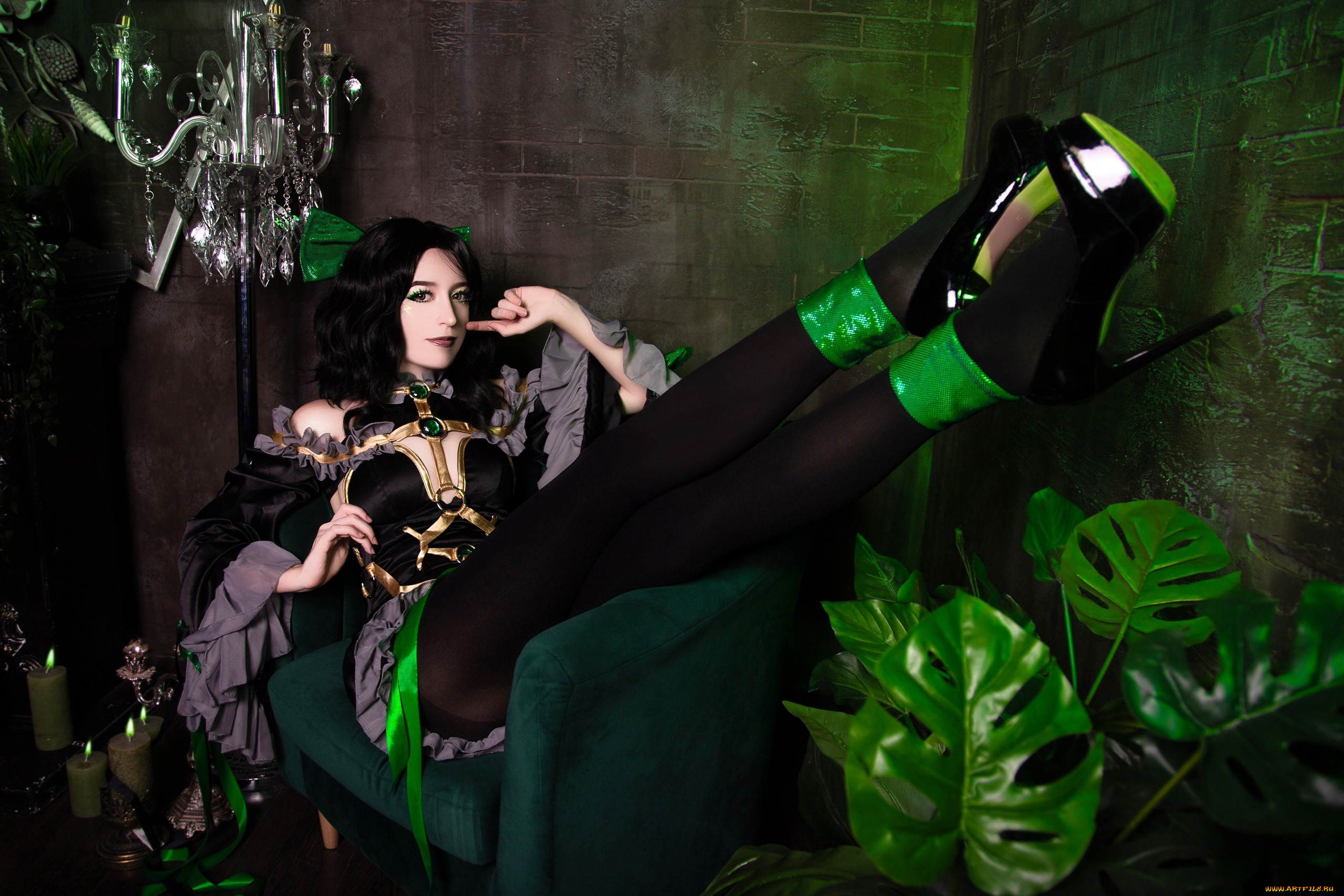девушки, momo, косплей, образ, наряд, костюм, каблуки, свечи, подсвечники, цветок, кресло