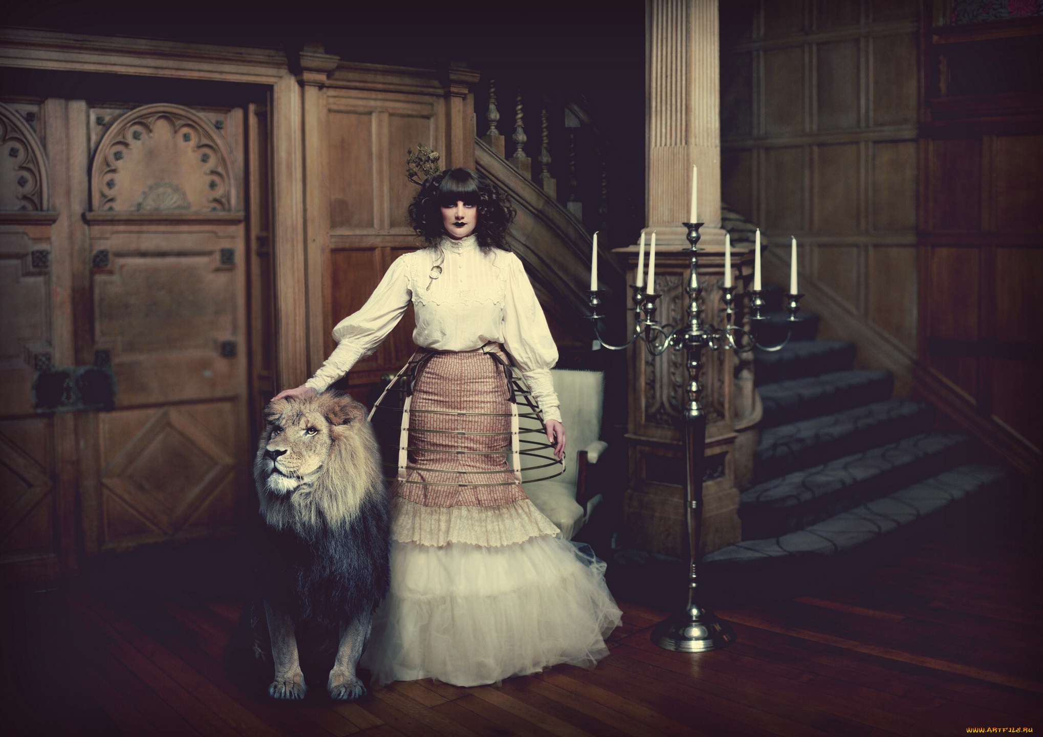 -Unsort, Креатив, девушки, unsort, креатив, лев, свечи, подсвечник, лестница