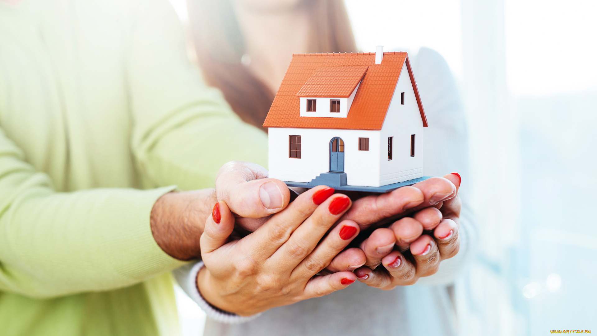 разное, руки, дом, house, in, hand, 4k, real, estate, concepts, buying, a, home, choosing, семья, домашний, очаг