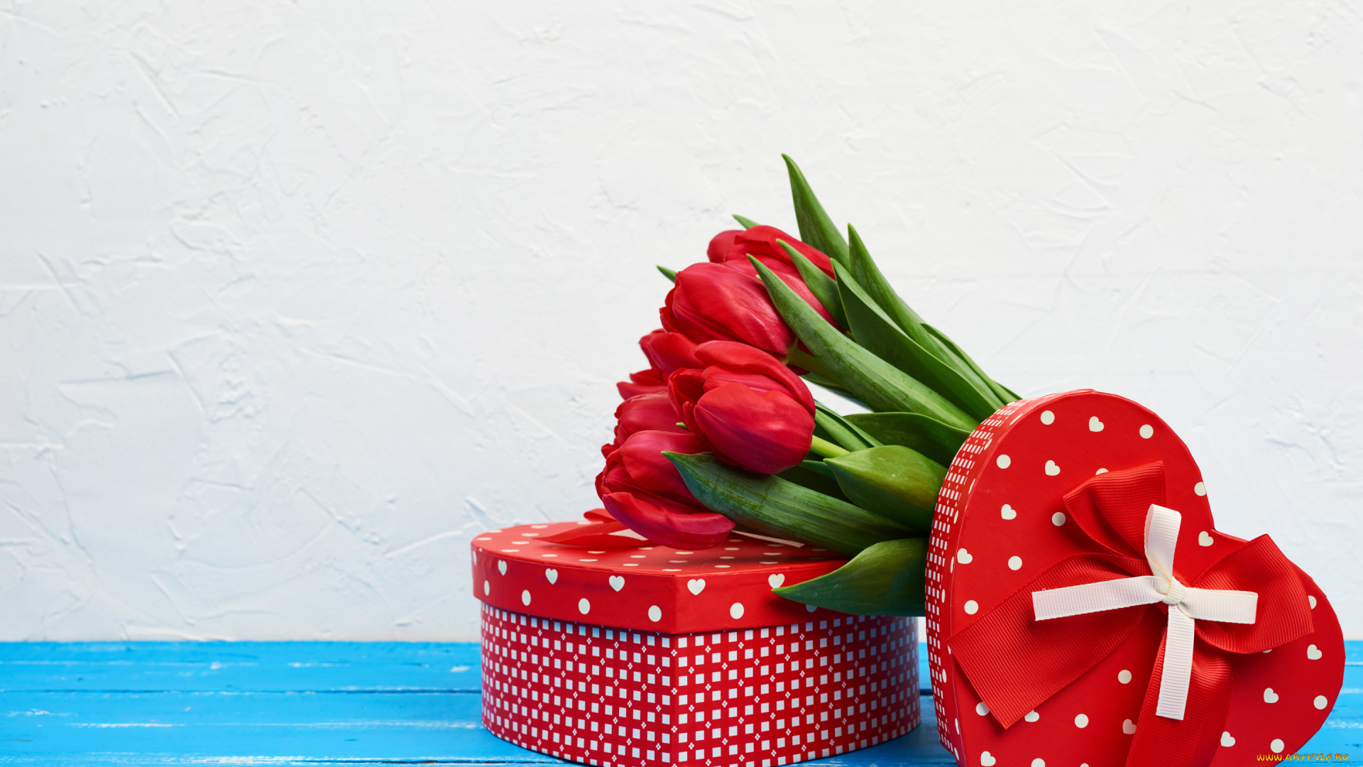 праздничные, подарки, и, коробочки, коробка, подарок, тюльпаны