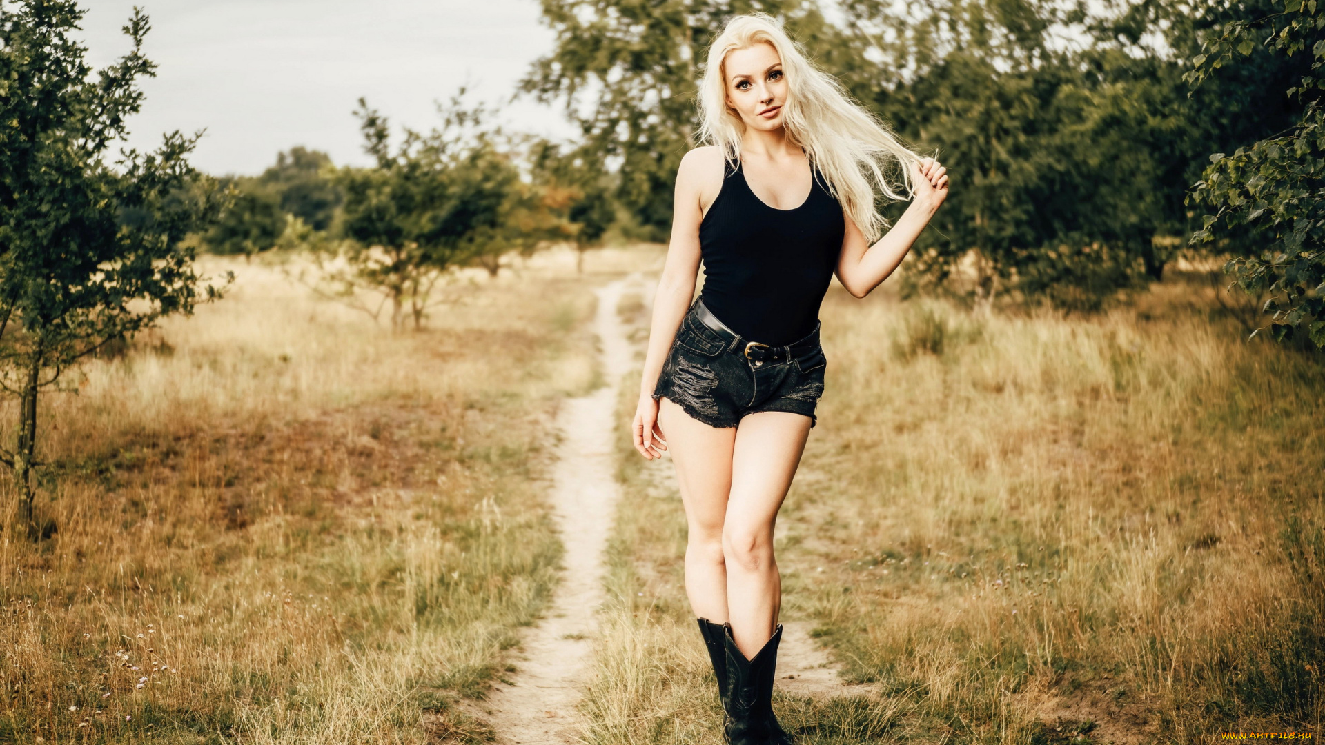 девушки, -, блондинки, , светловолосые, блондинка, тропинка, шорты, майка, сапоги