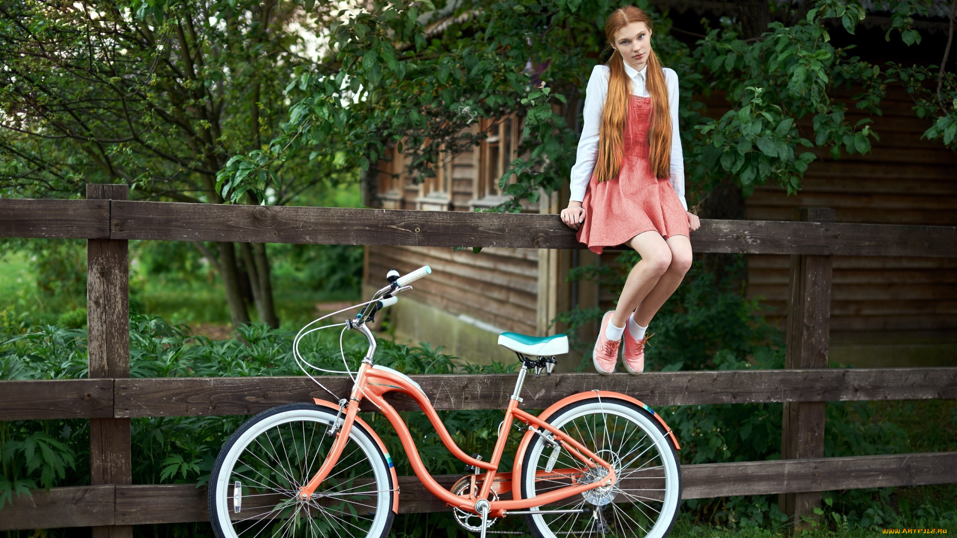 девушки, -, рыжеволосые, и, разноцветные, забор, велосипед, поза, рыженькая
