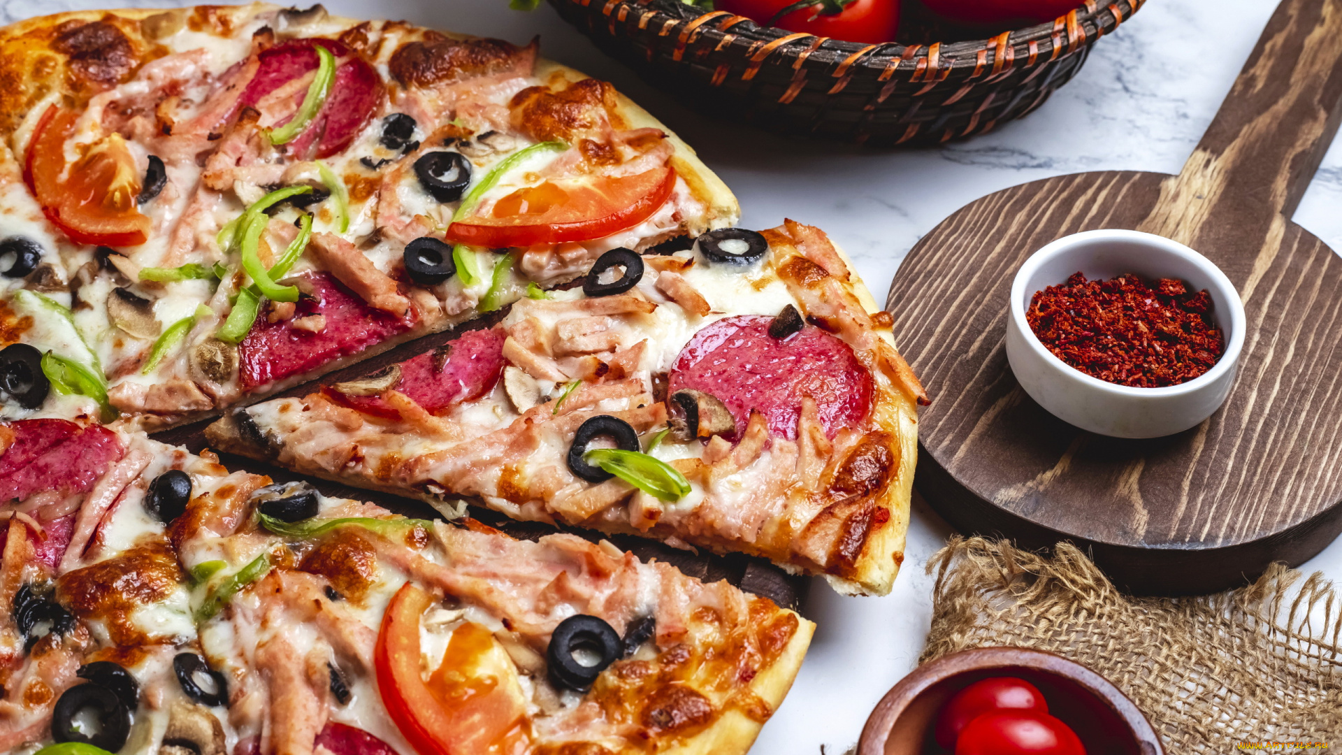 еда, пицца, маслины, салями, помидоры