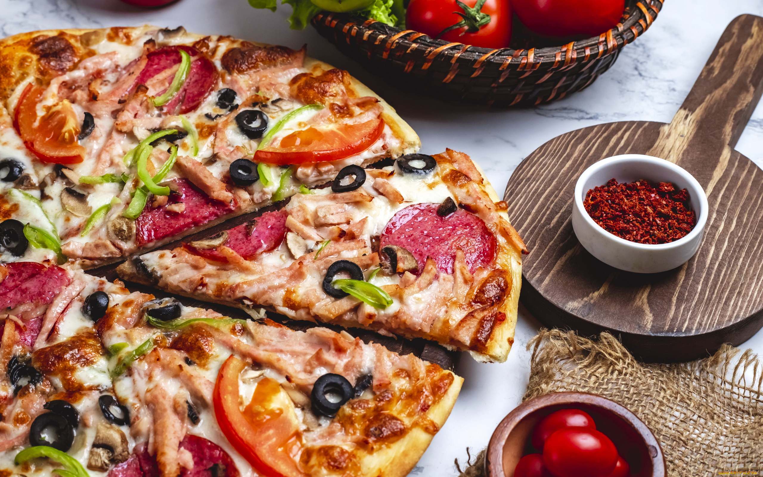 еда, пицца, маслины, салями, помидоры