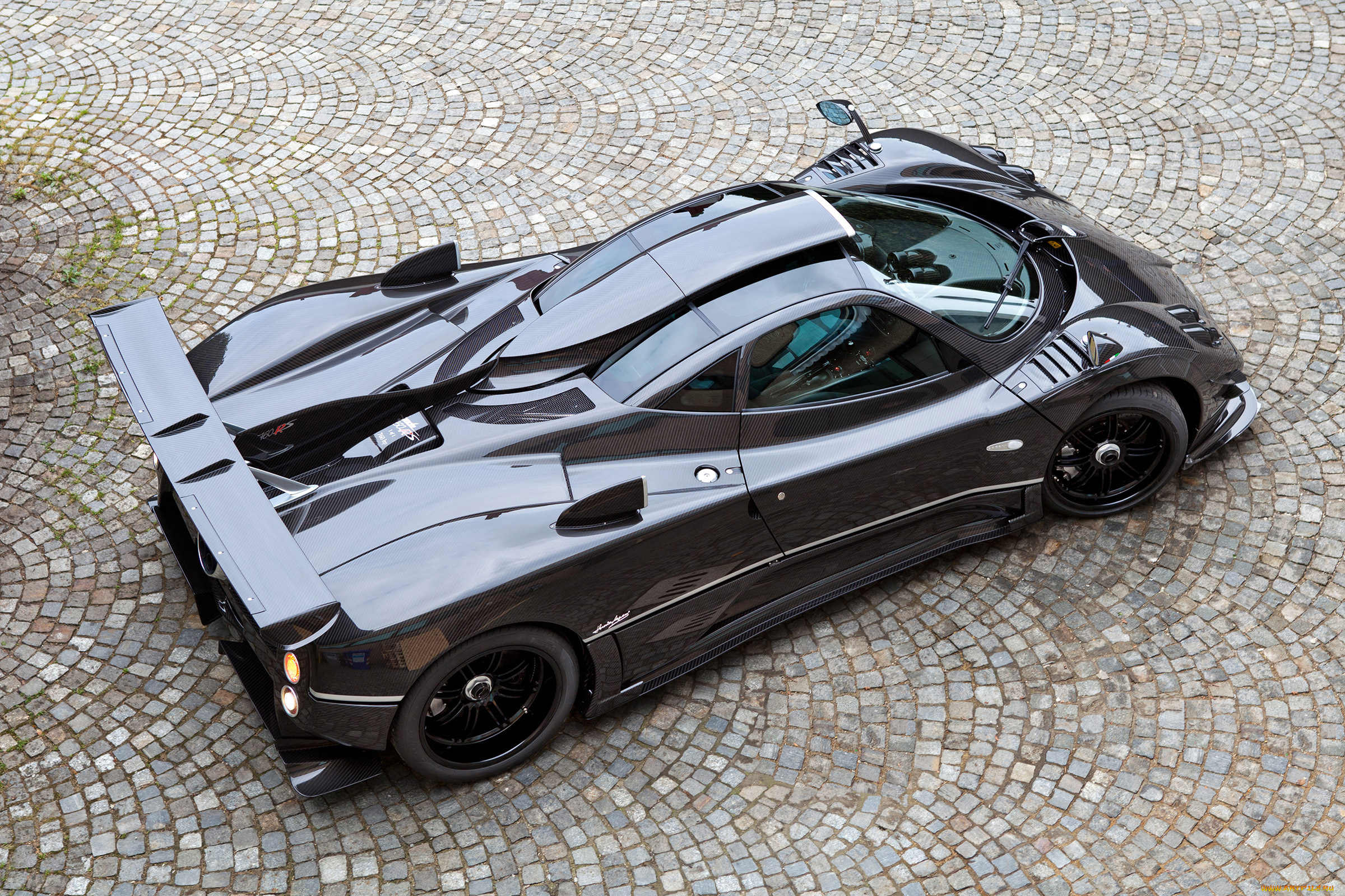 автомобили, pagani