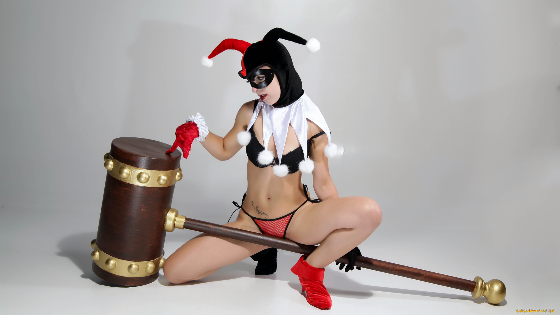 разное, cosplay, , косплей, cosplay, девушка, шут, молоток, колотушка, купальник, маска, паяц, поза