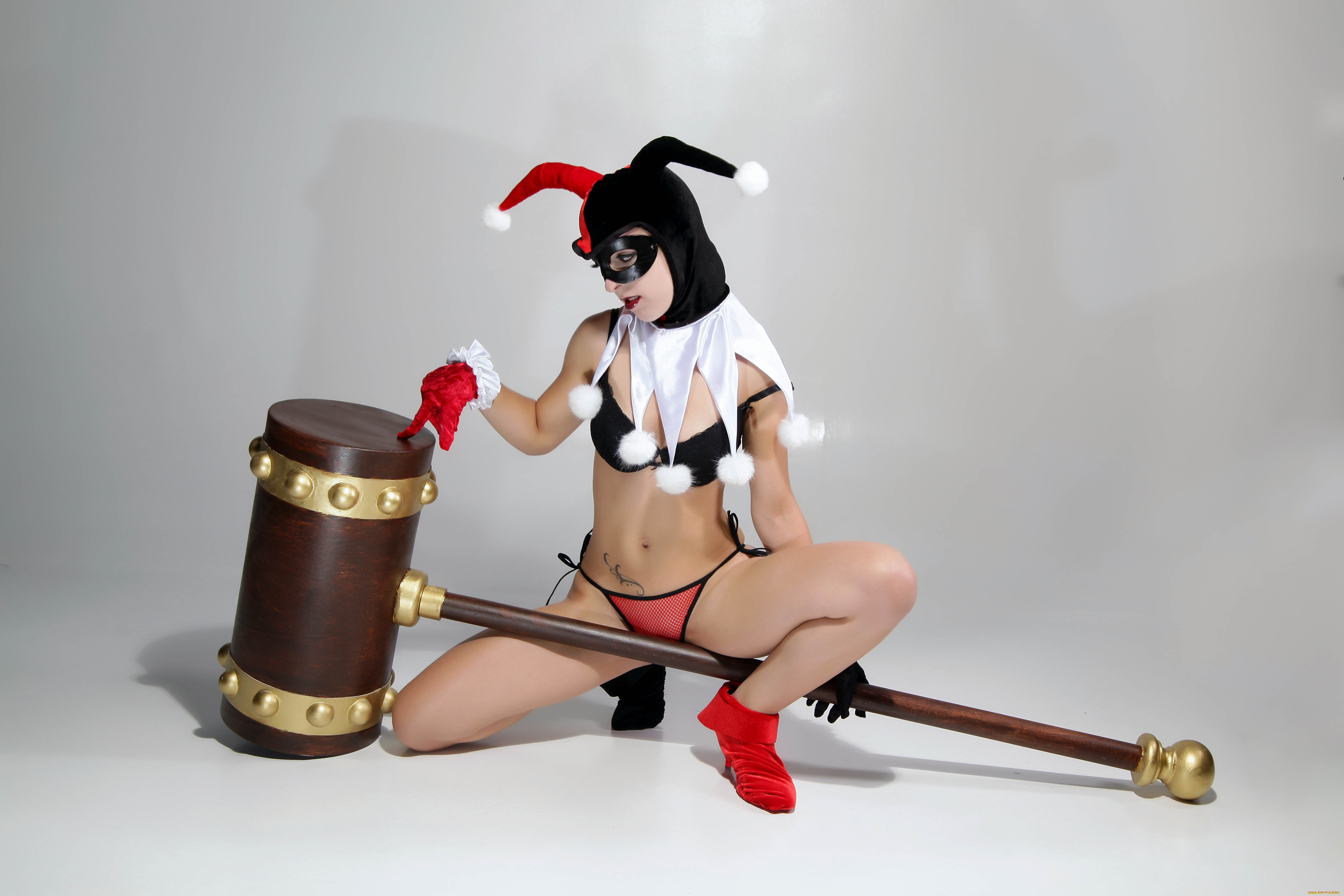 разное, cosplay, , косплей, cosplay, девушка, шут, молоток, колотушка, купальник, маска, паяц, поза