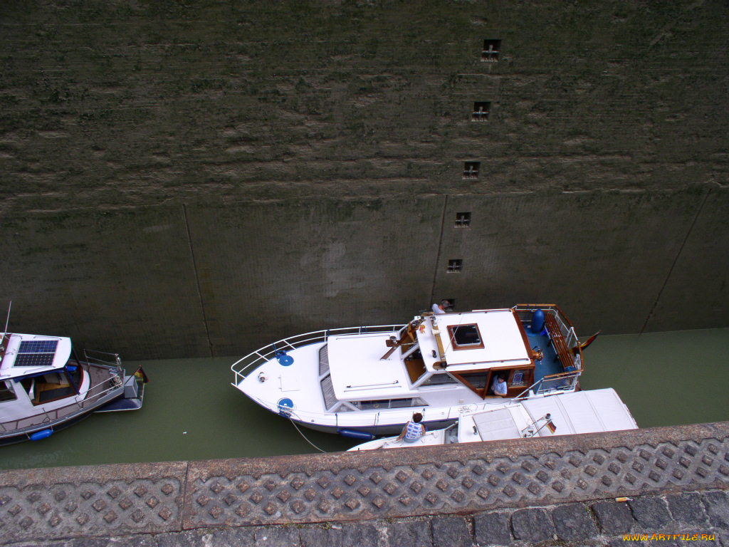 корабли, катера