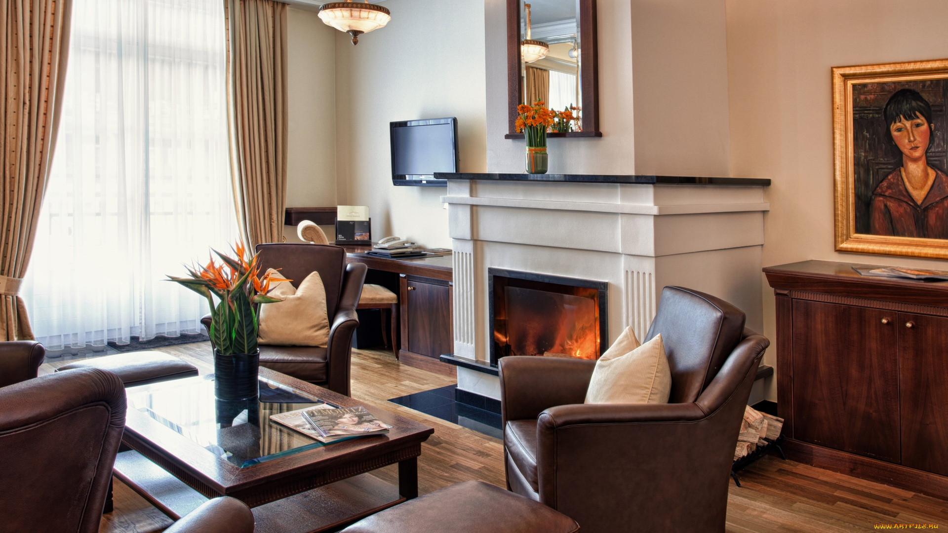 интерьер, гостиная, кресла, камин, стрелиция, портрет, зеркало, люстра