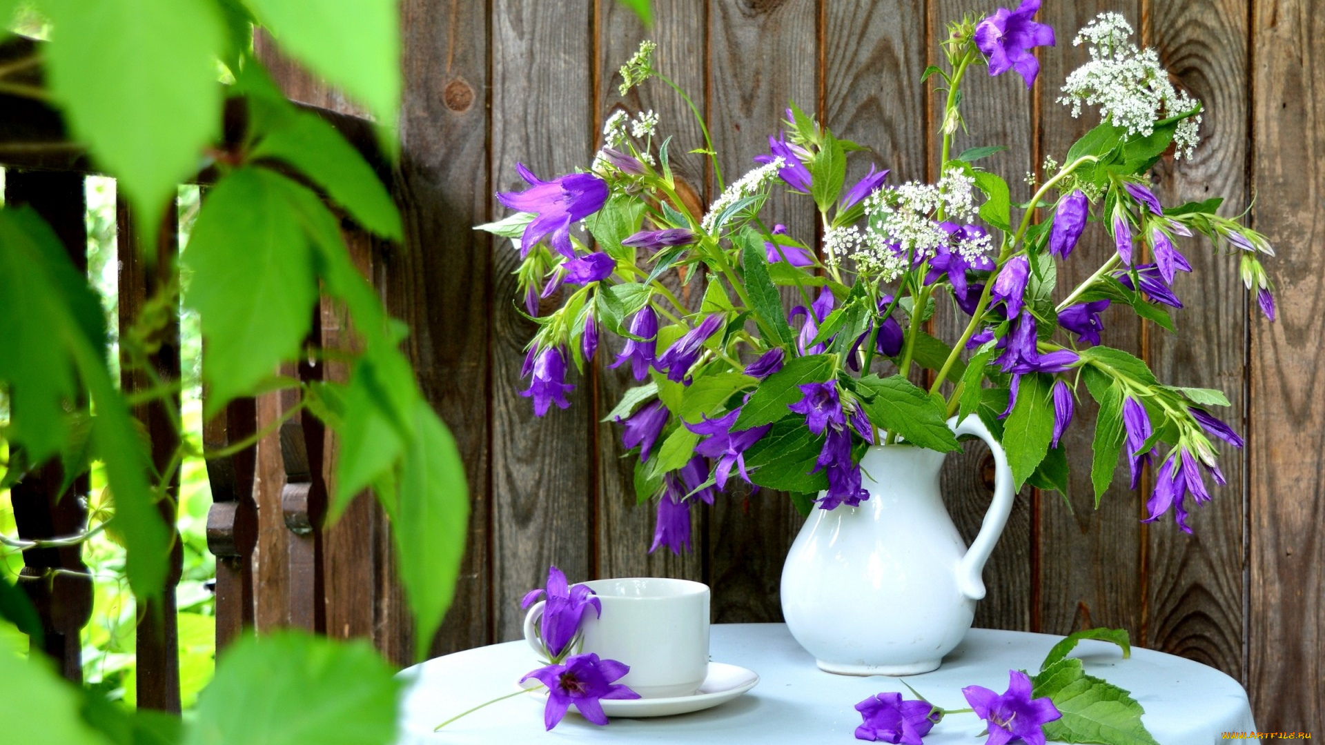 цветы, букеты, , композиции, лето, дача, букет, колокольчики, чашка, кувшин, доски