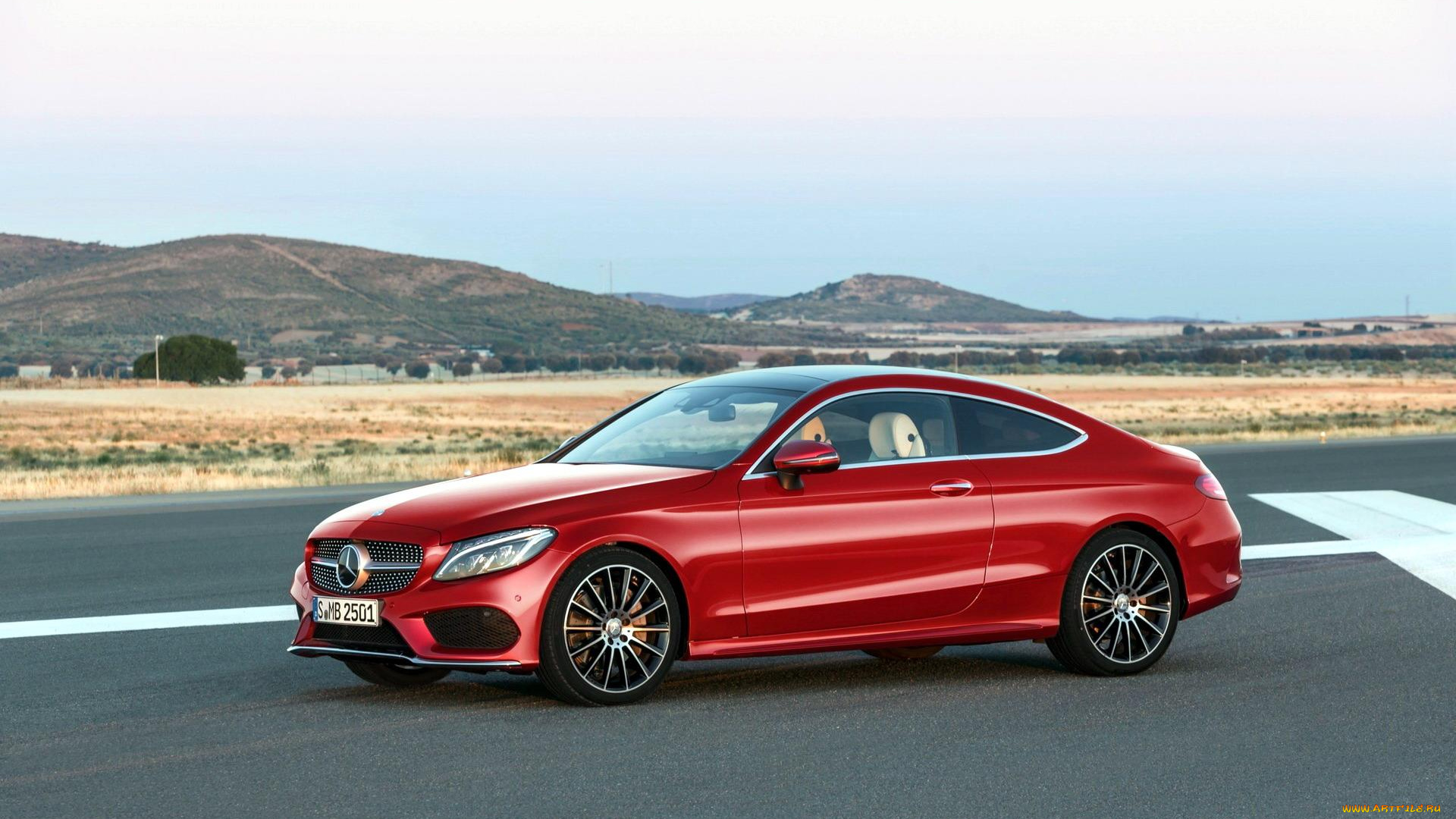 автомобили, mercedes-benz, шоссе, дорога, поле, красный, холмы, c, coupe, мерседес